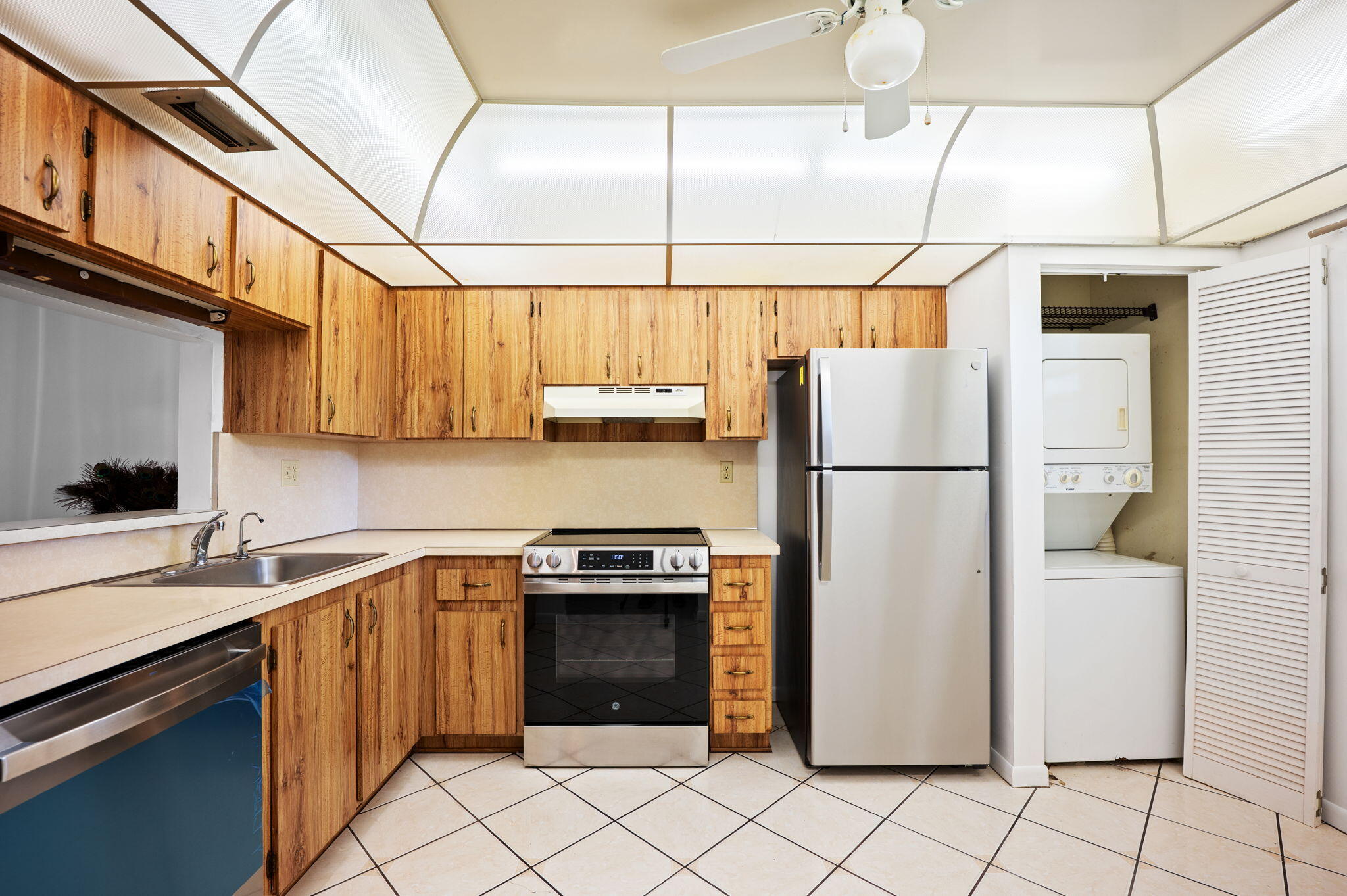 Foto de propiedad en 900 Colony Point Circle 121, Pembroke Pines, FL 33026 Pembroke Pines con MLS# 