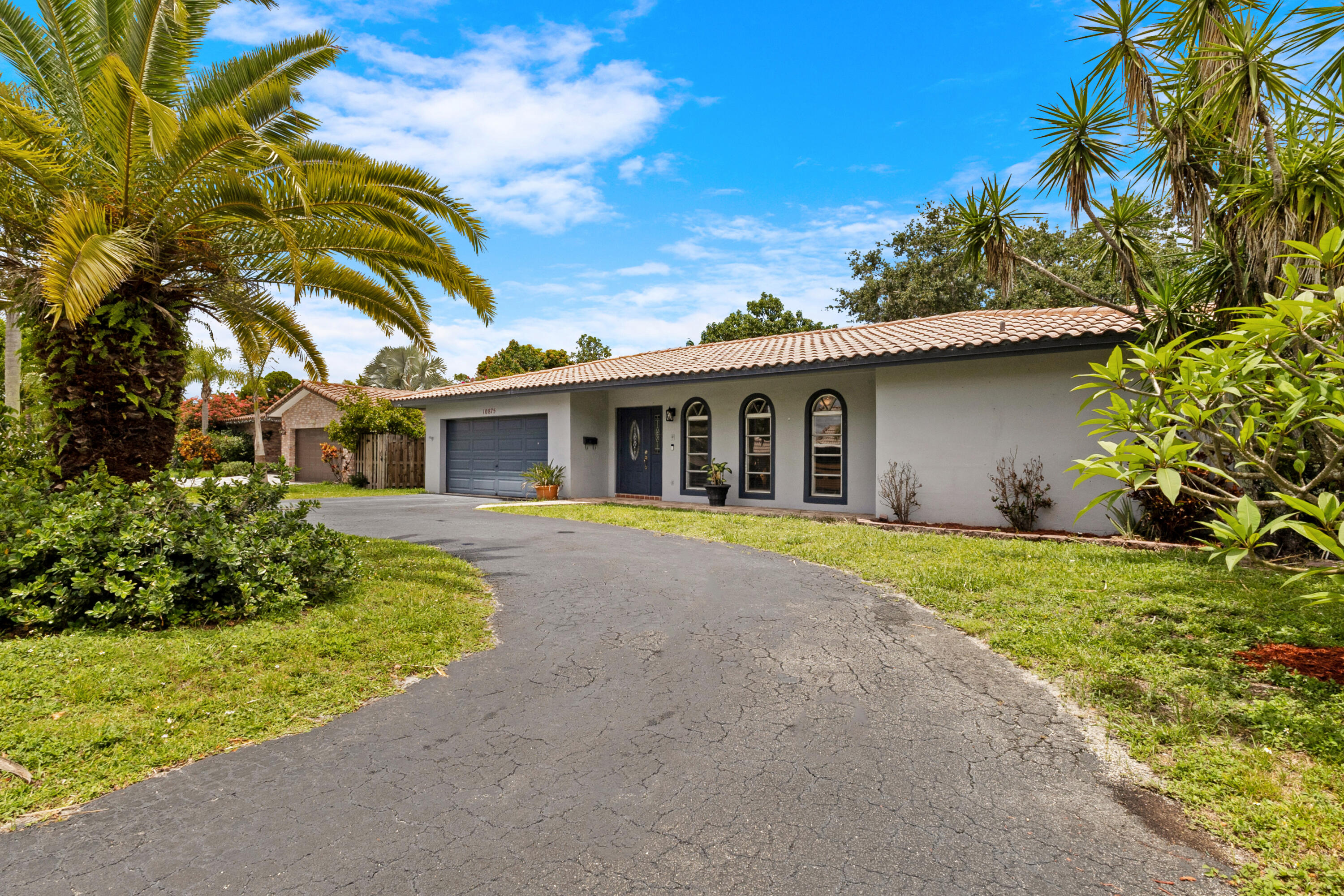 Foto de propiedad en 10875 NW 40th Street, Coral Springs, FL 33065 Coral Springs con MLS# 