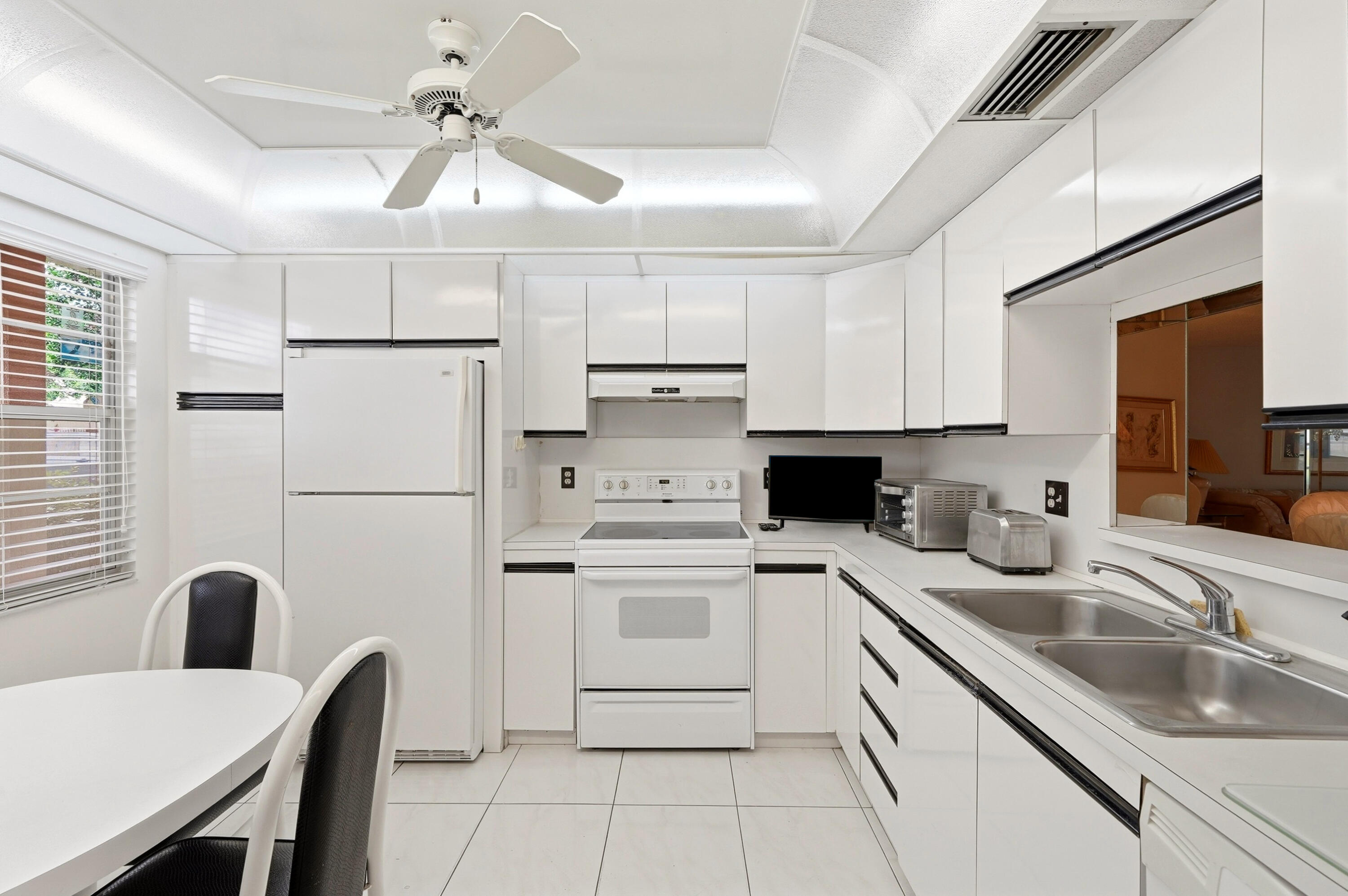 Foto de propiedad en 2302 Lucaya Lane E1, Coconut Creek, FL 33066 Coconut Creek con MLS# 