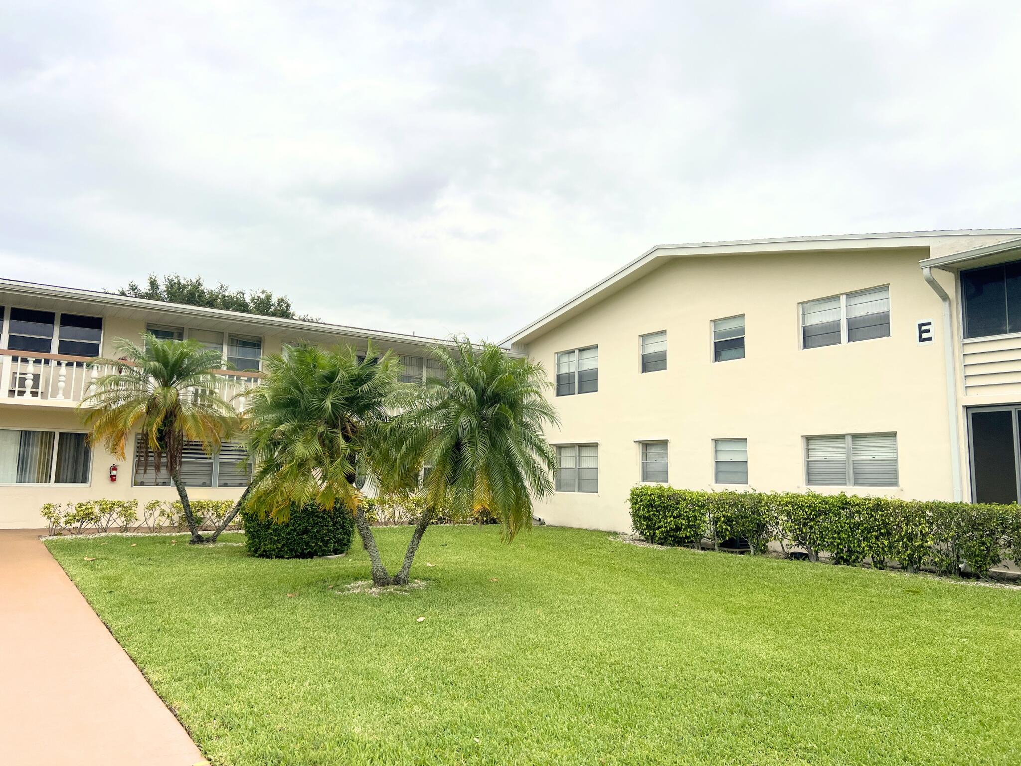 Foto de propiedad en 124 E Andover E 124, West Palm Beach, FL 33417 West Palm Beach con MLS# 