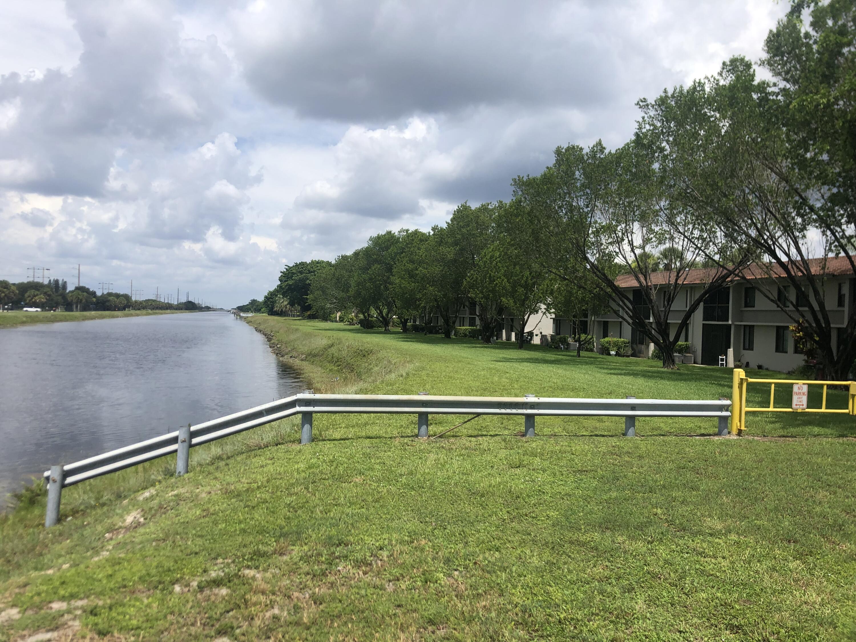 Foto de propiedad en 9537 SW 1st Court, Coral Springs, FL 33071 Coral Springs con MLS# 