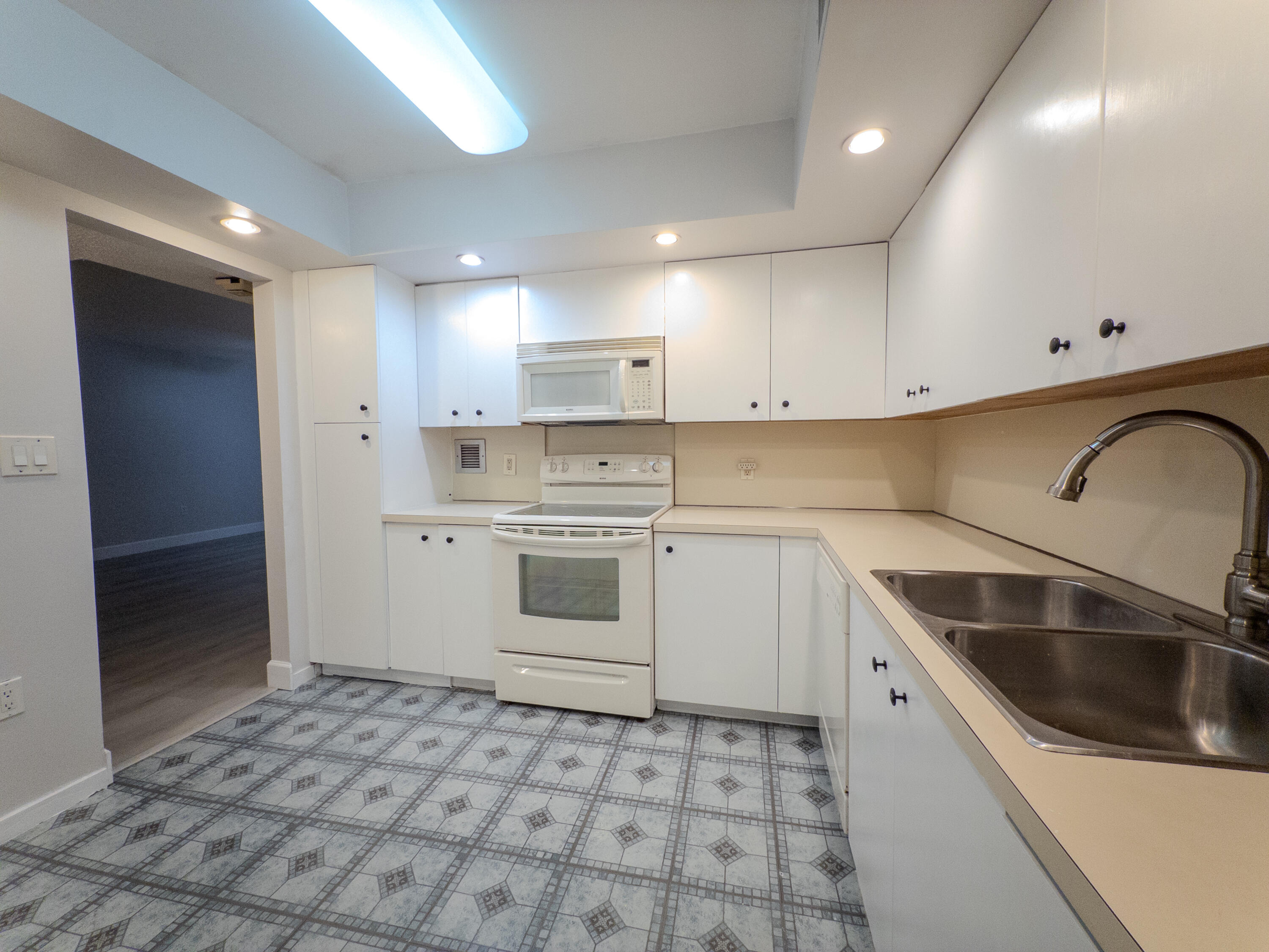 Foto de propiedad en 2800 N 46th A502, Hollywood, FL 33021 Hollywood con MLS# 