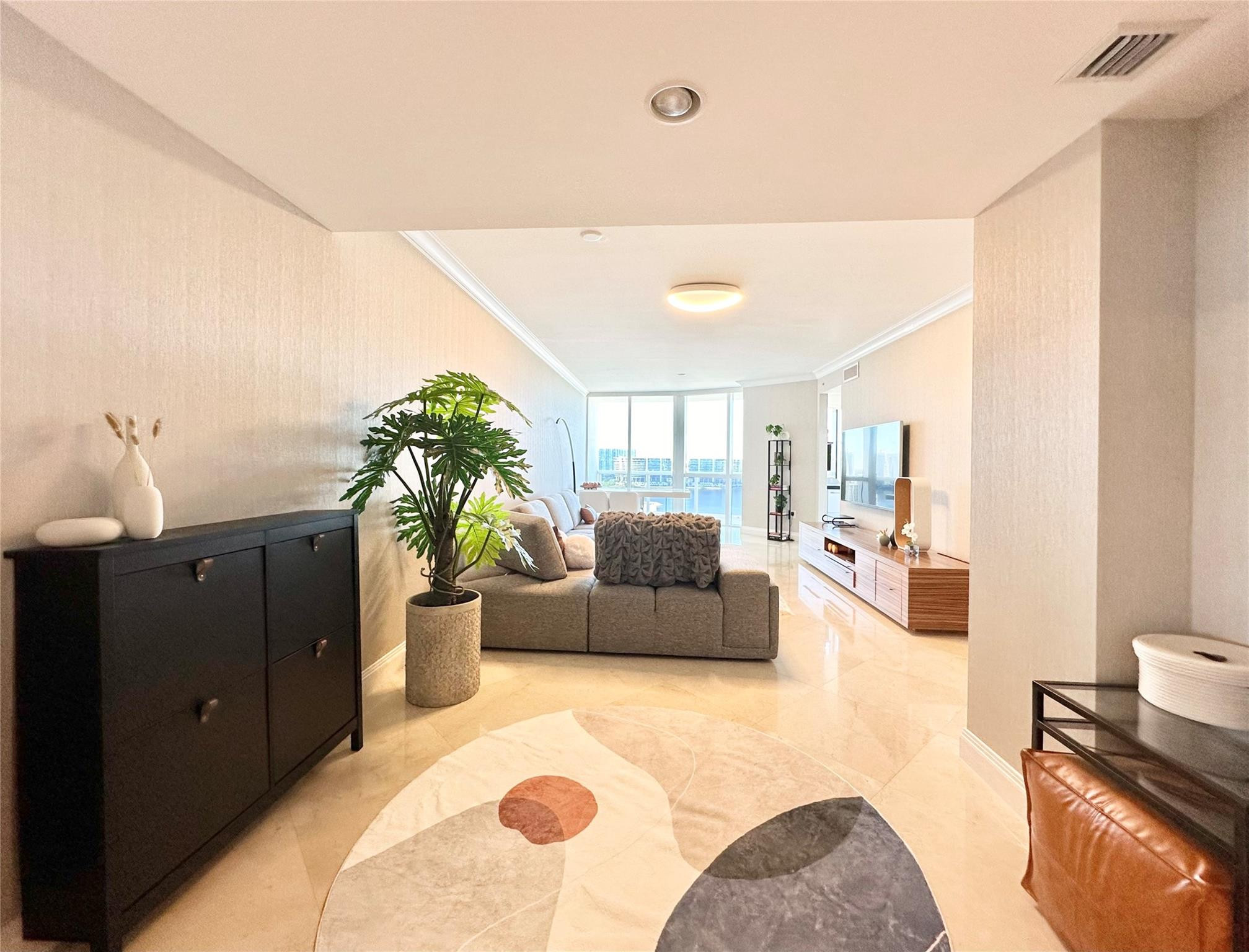 Foto de propiedad en 18201 Collins Avenue 1901, Sunny Isles Beach, FL 33160 Sunny Isles Beach con MLS# 