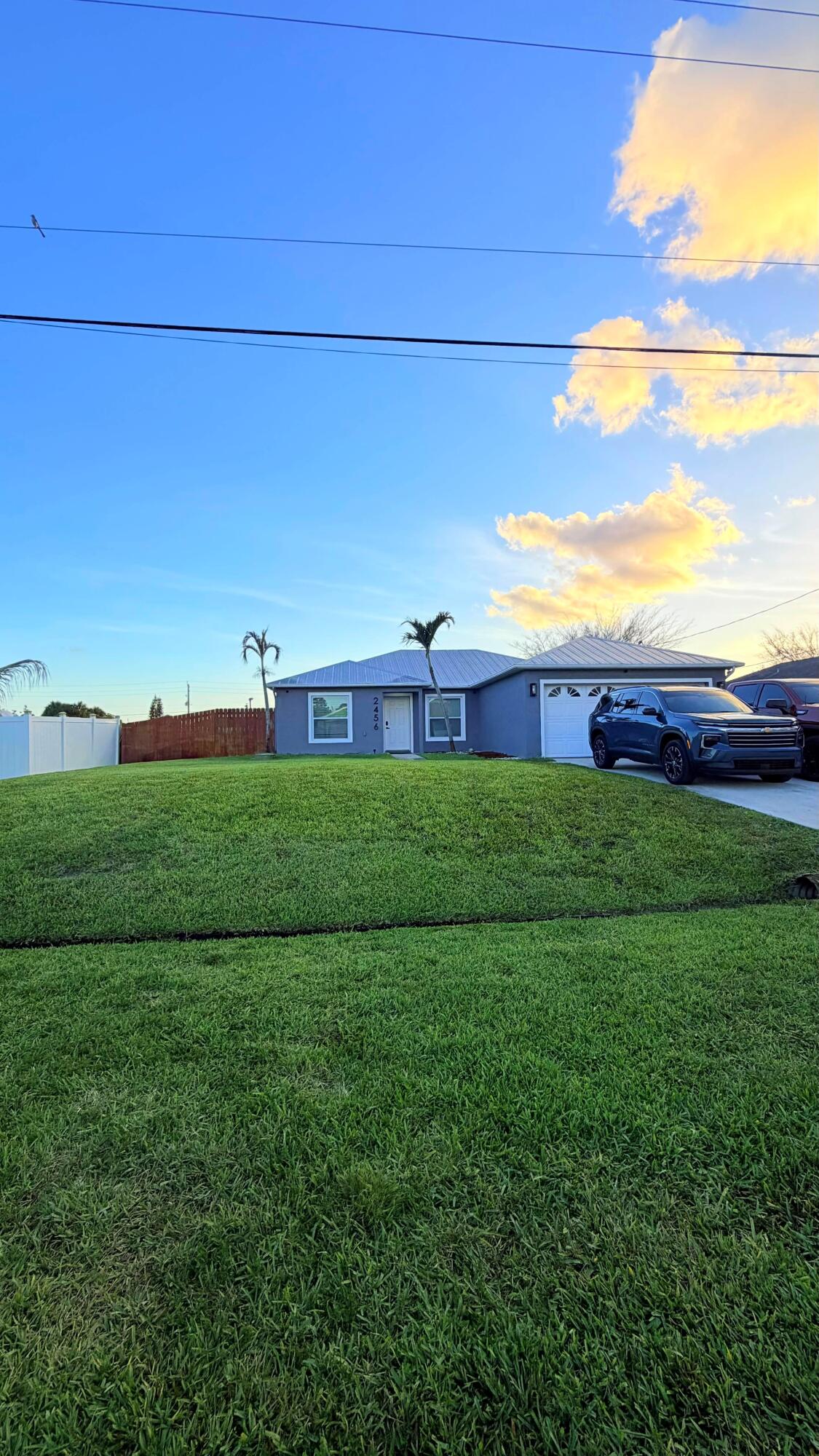 Foto de propiedad en 2456 SW Monterrey Lane, Port St. Lucie, FL 34953 Port St. Lucie con MLS# 