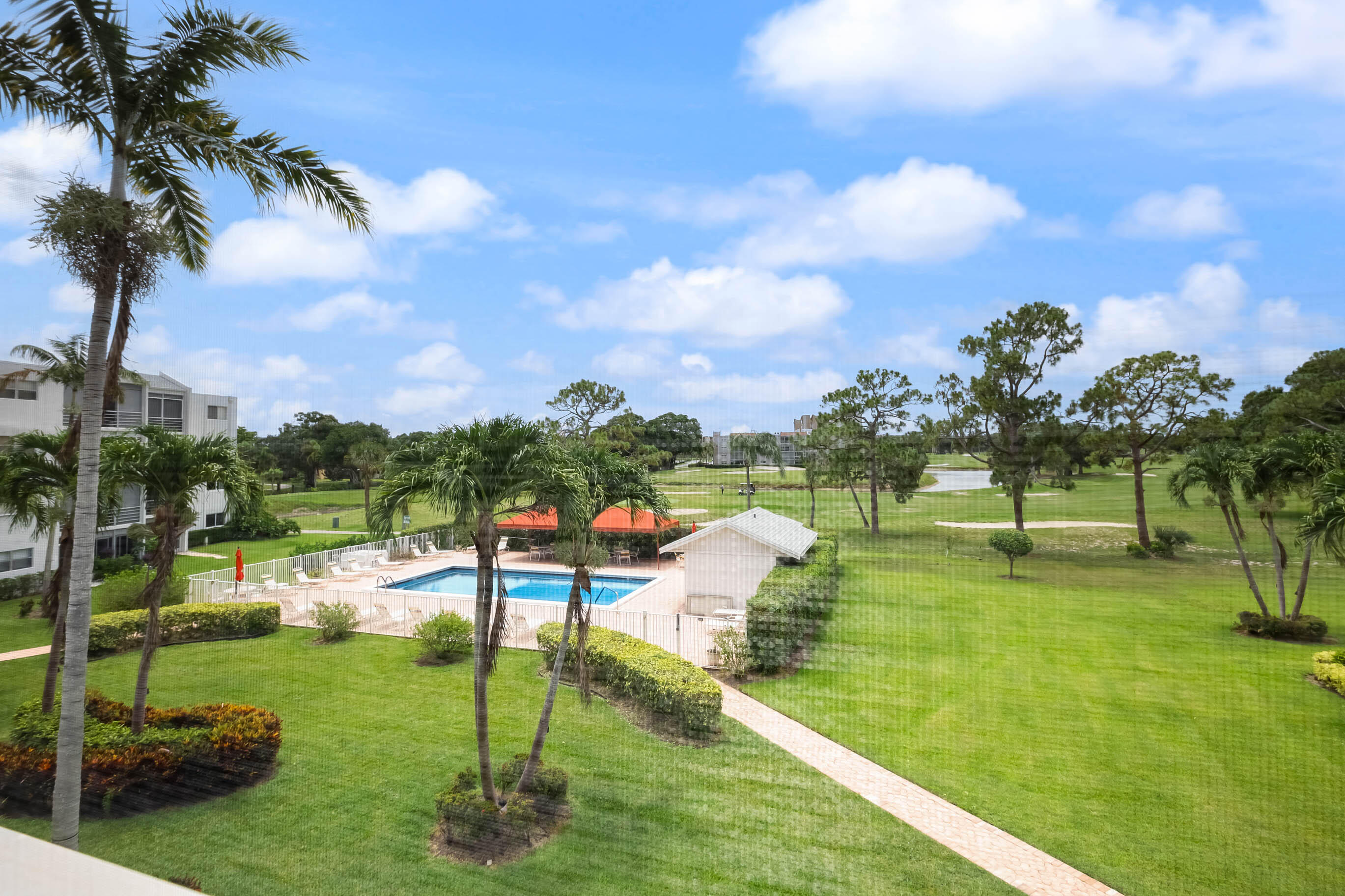 Vendido 6850 10th Avenue N 310, Greenacres, FL 33467, Greenacres, FL 33467