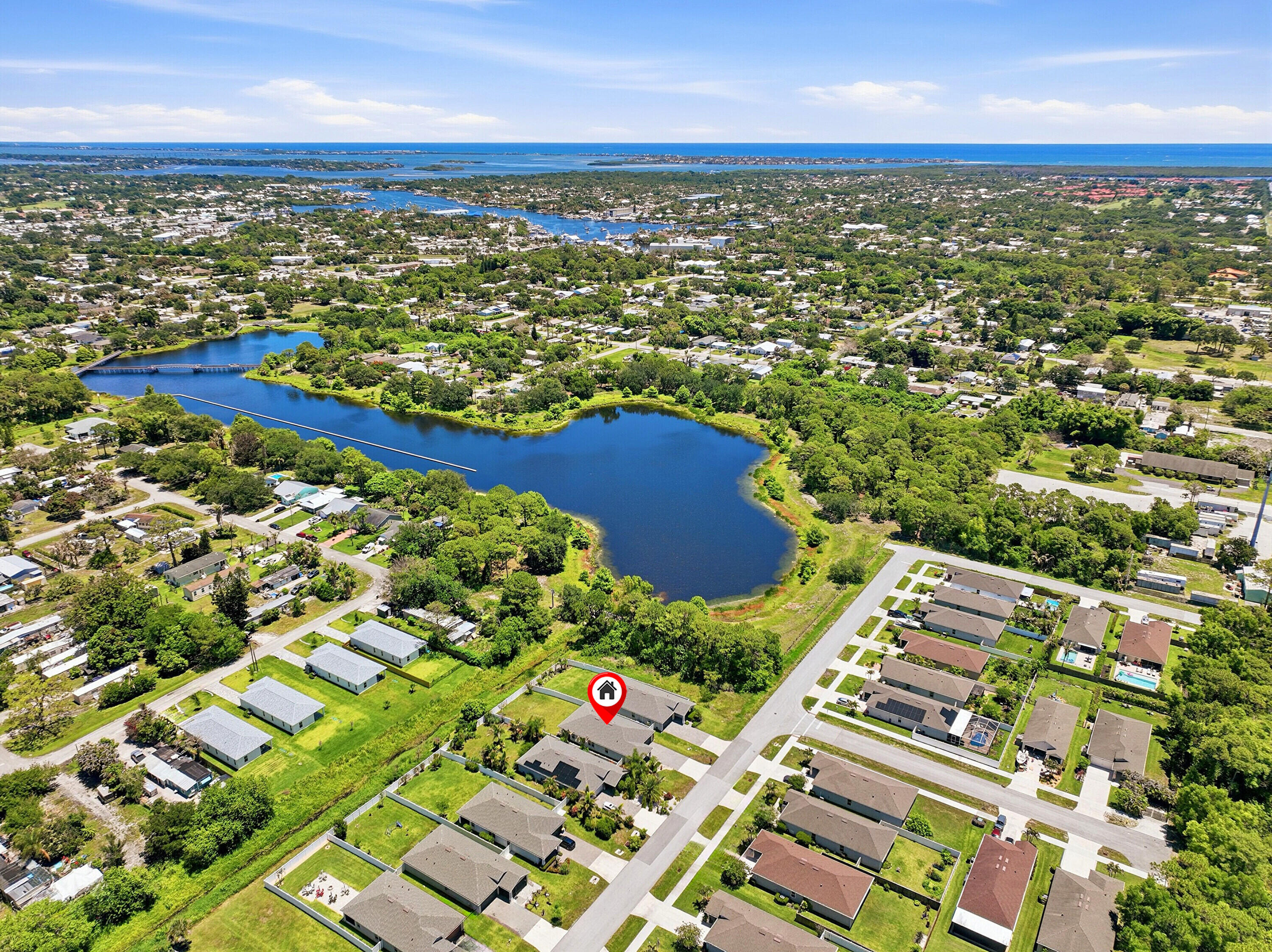 Foto de propiedad en 3899 SE Lee Street, Stuart, FL 34997 Stuart con MLS# 