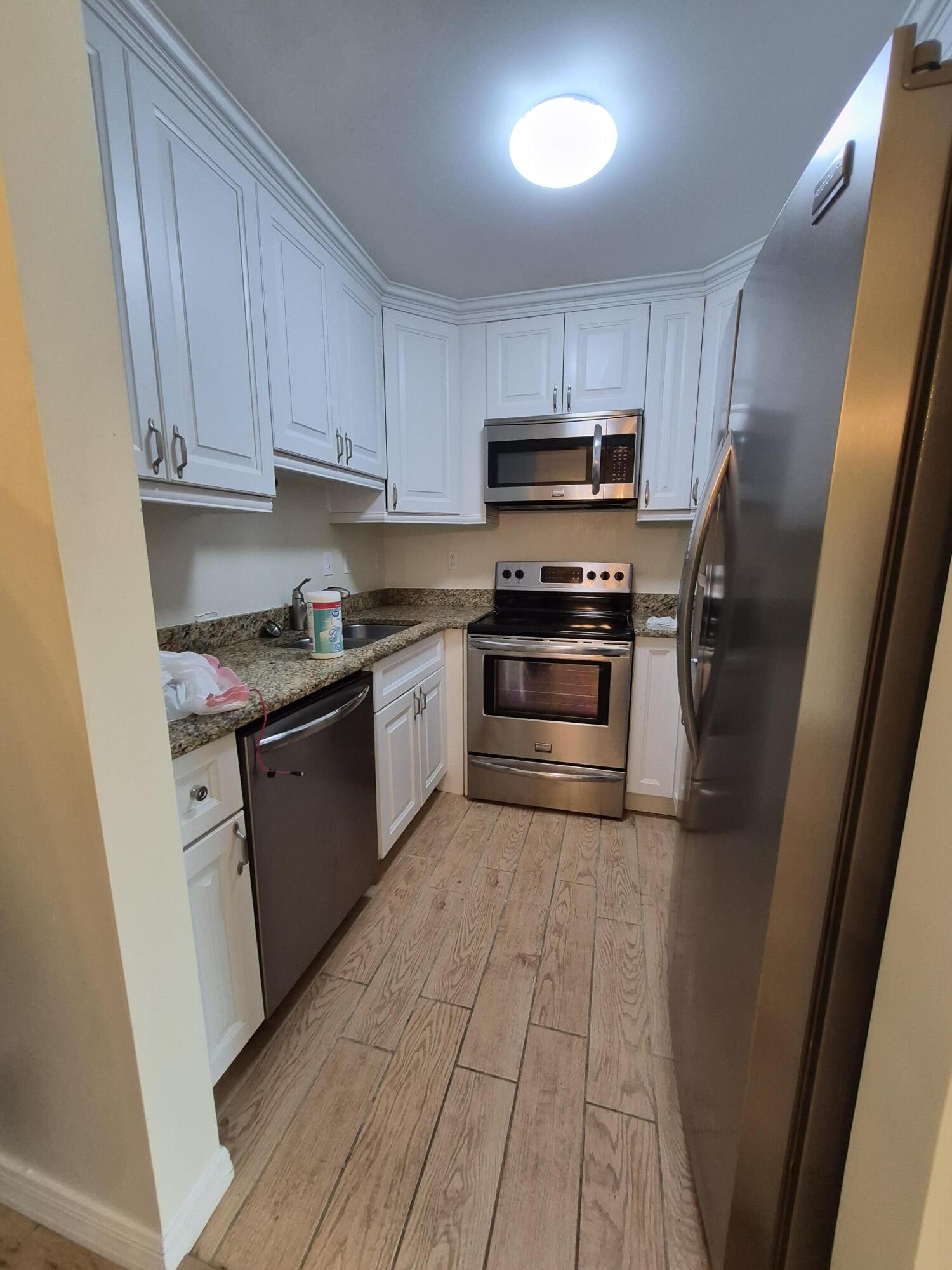 Foto de propiedad en 27 Easthampton B, West Palm Beach, FL 33417 West Palm Beach con MLS# 