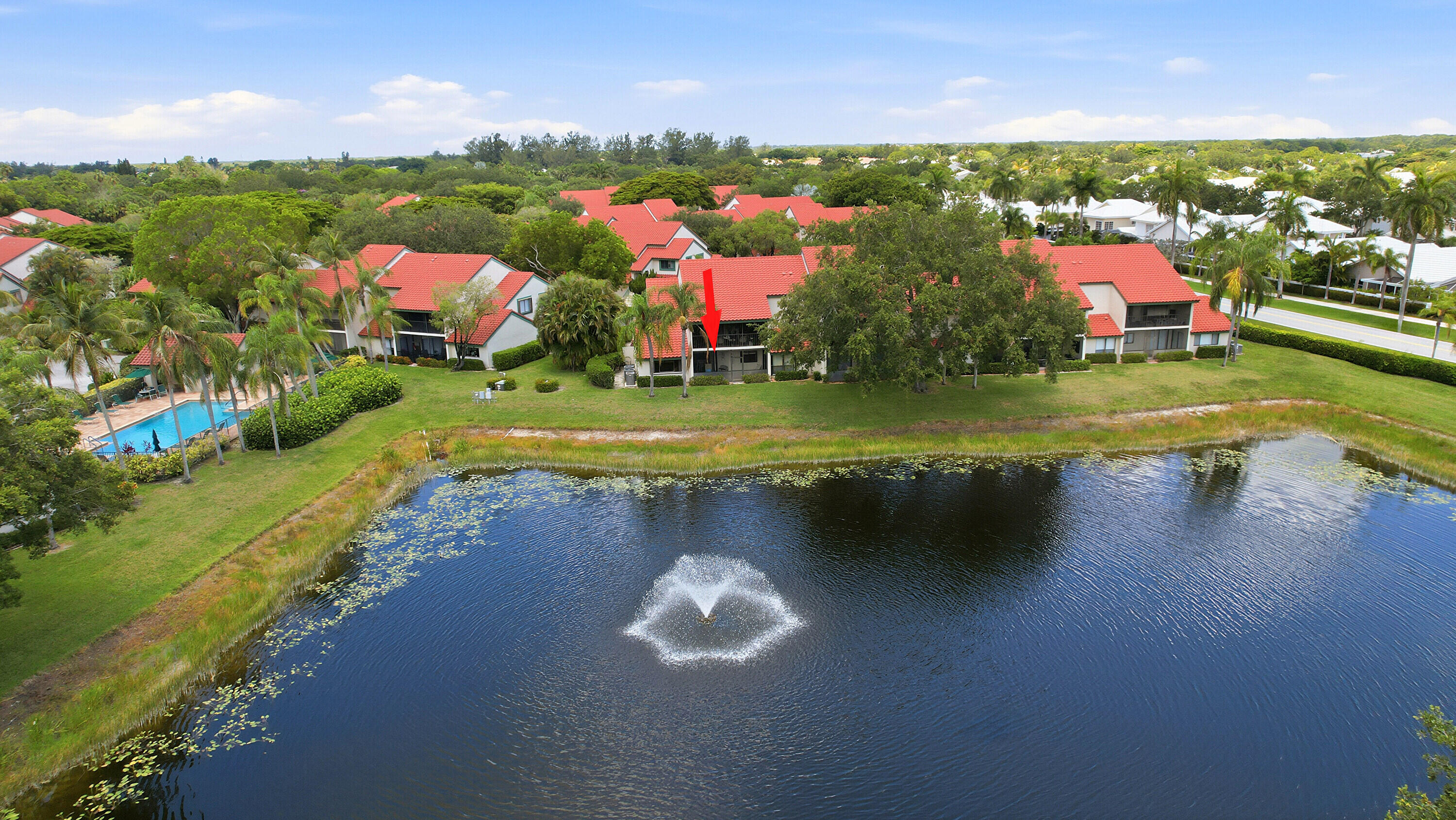Foto de propiedad en 22 Lexington Lane W D, Palm Beach Gardens, FL 33418 Palm Beach Gardens con MLS# 