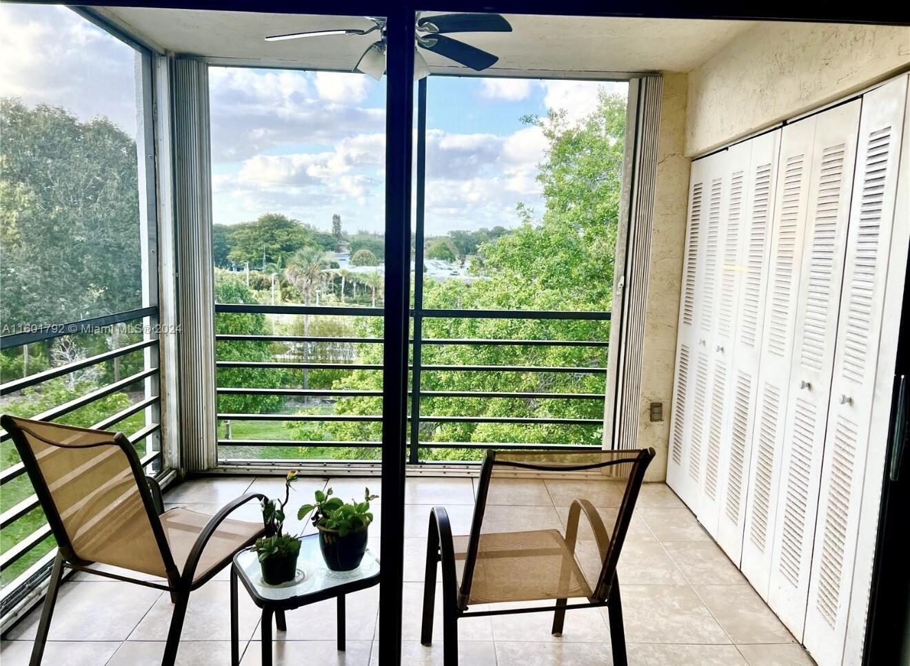 Foto de propiedad en 9235 SW 8th Street 507, Boca Raton, FL 33428 Boca Raton con MLS# 