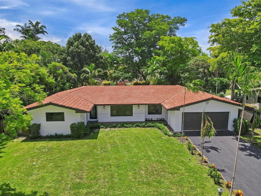 Foto de propiedad en 4190 SW 4th Street, Plantation, FL 33317 Plantation con MLS# 