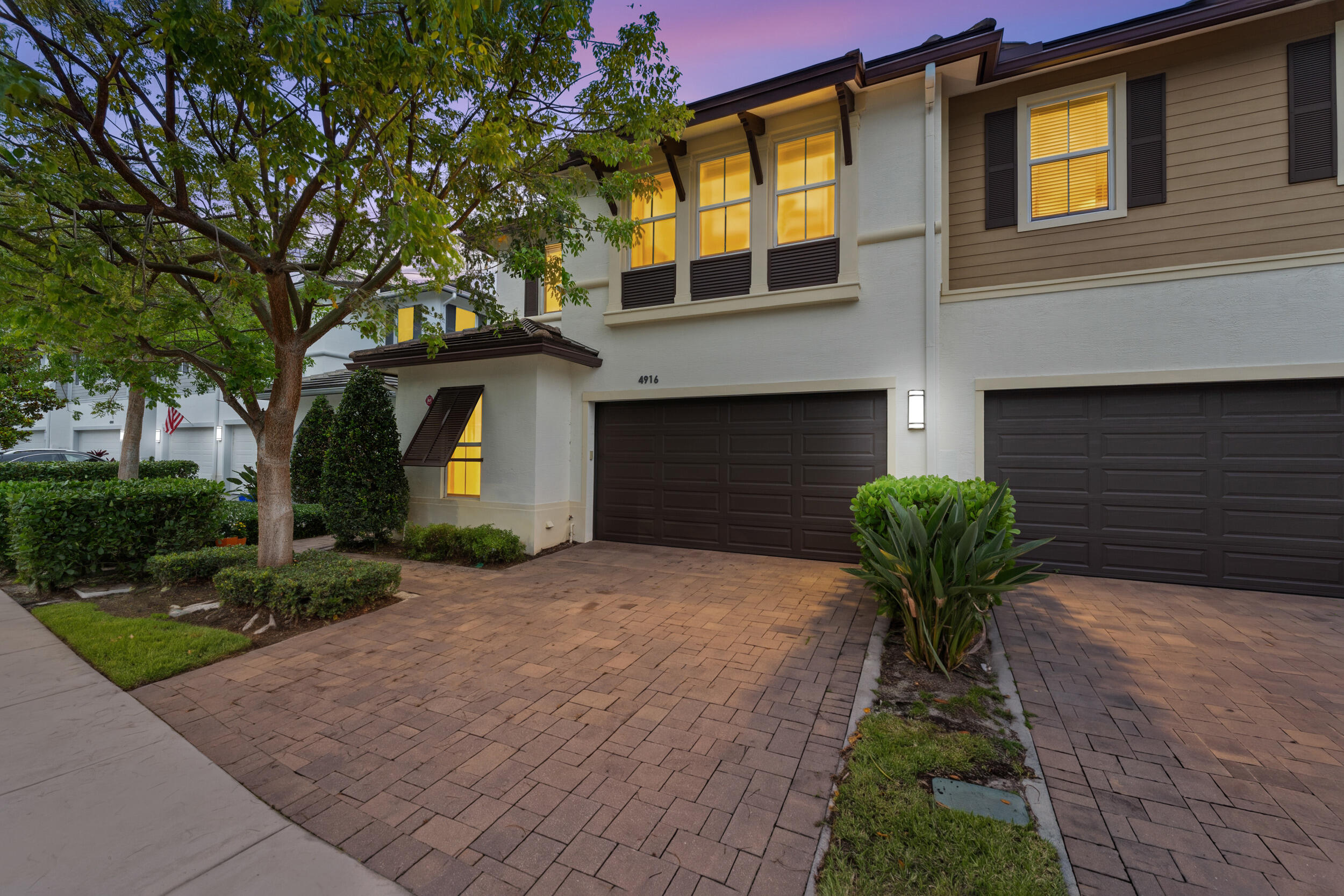 Foto de propiedad en 4916 Pointe Midtown Way, Palm Beach Gardens, FL 33418 Palm Beach Gardens con MLS# 