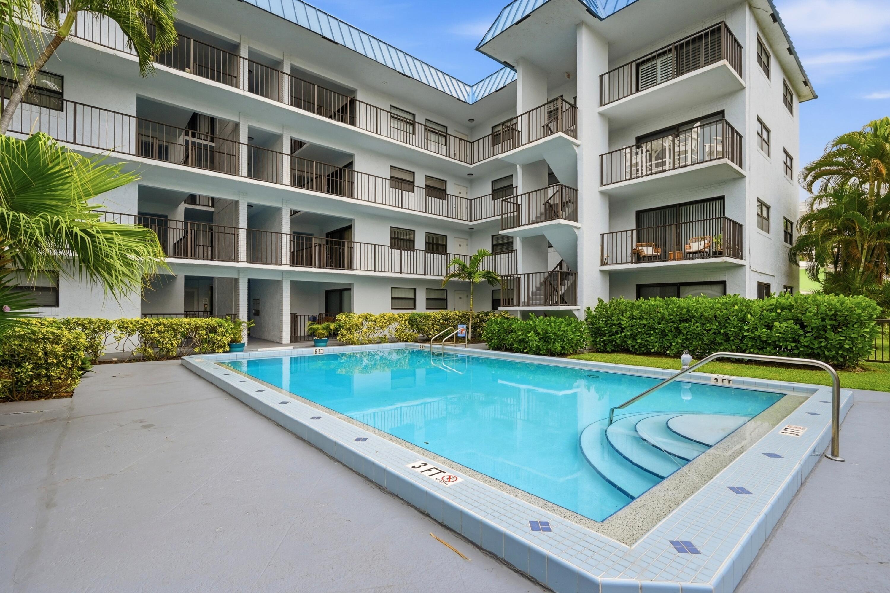 Foto de propiedad en 1975 SE 3rd Street 203, Deerfield Beach, FL 33441 Deerfield Beach con MLS# 
