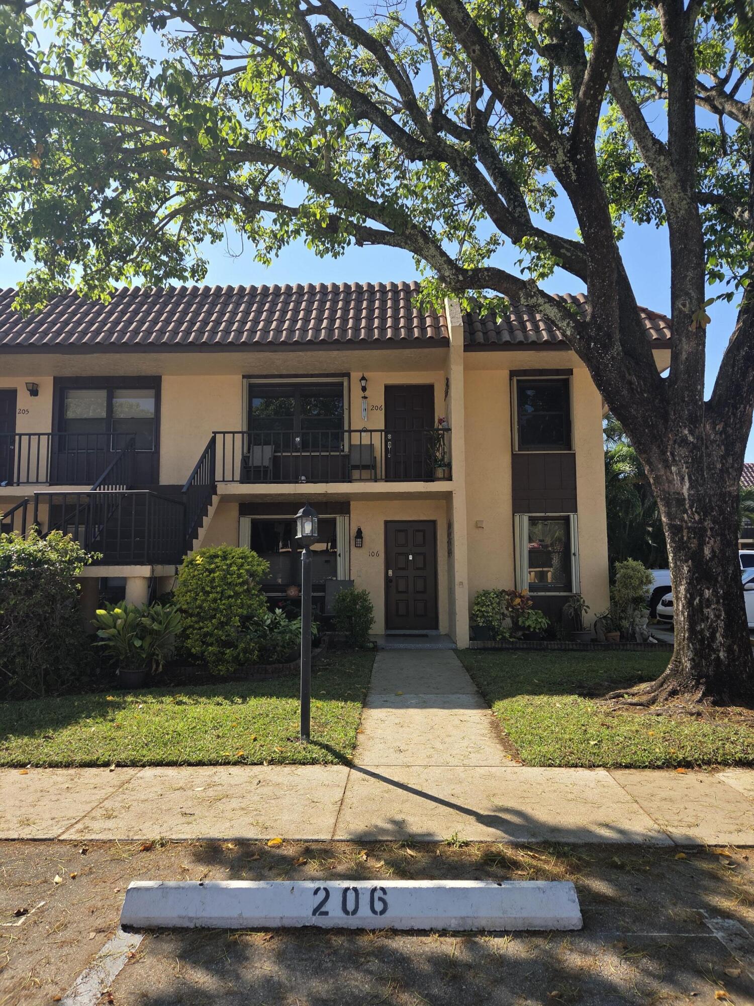 Alquilada 5975 Forest Hill Boulevard 206, West Palm Beach, FL 33415, West Palm Beach, FL 33415