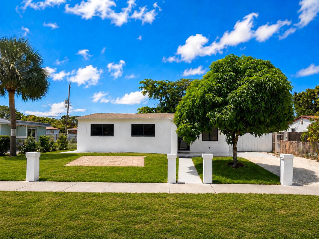 Foto de propiedad en 235 SW 21st Way, Fort Lauderdale, FL 33312 Fort Lauderdale con MLS# 