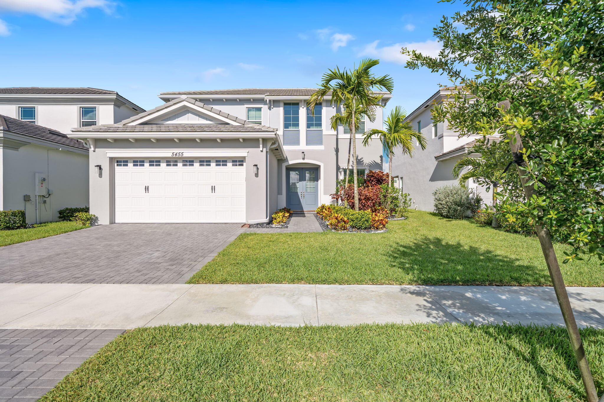 Foto de propiedad en 5455 Empire Drive, Westlake, FL 33470 Westlake con MLS# 