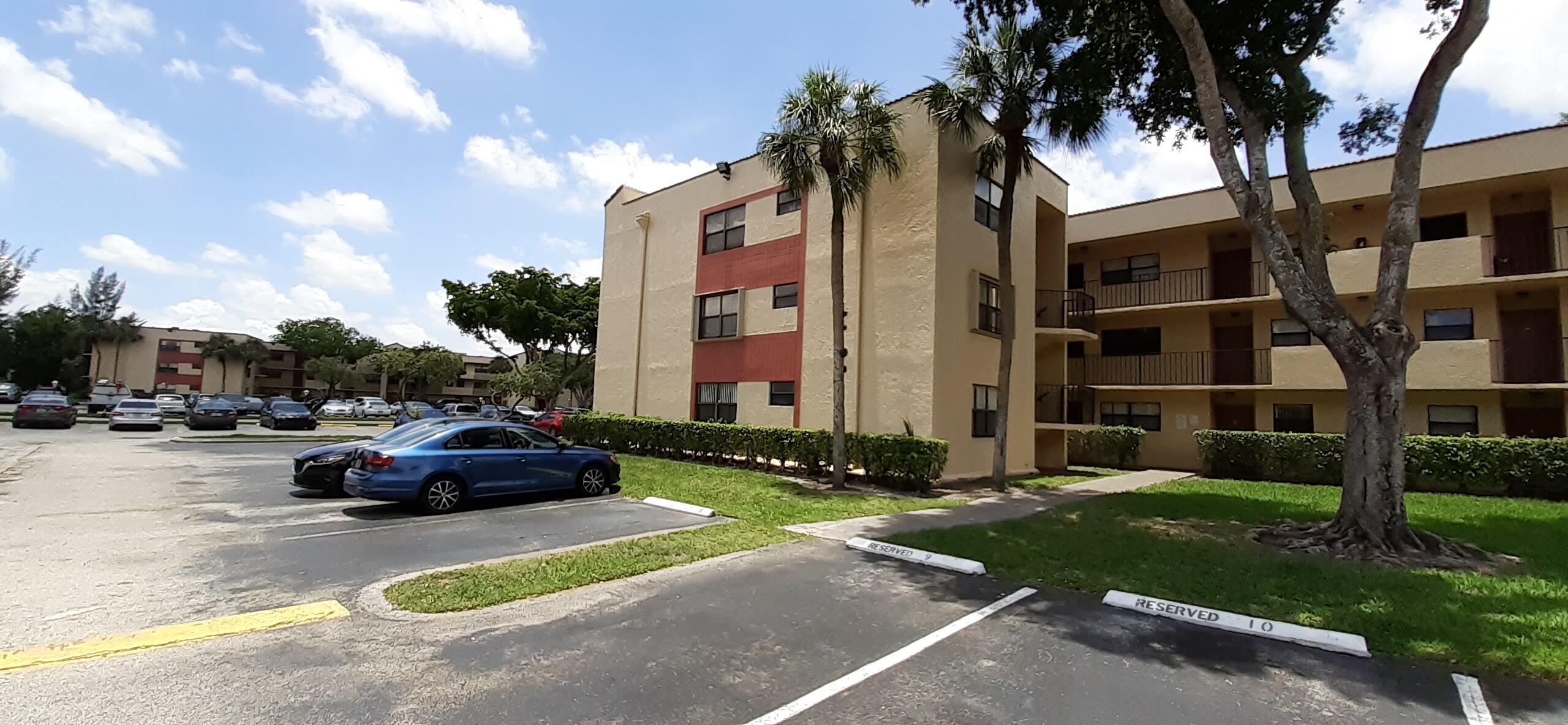 Foto de propiedad en 3252 Foxcroft Road 201, Miramar, FL 33025 Miramar con MLS# 