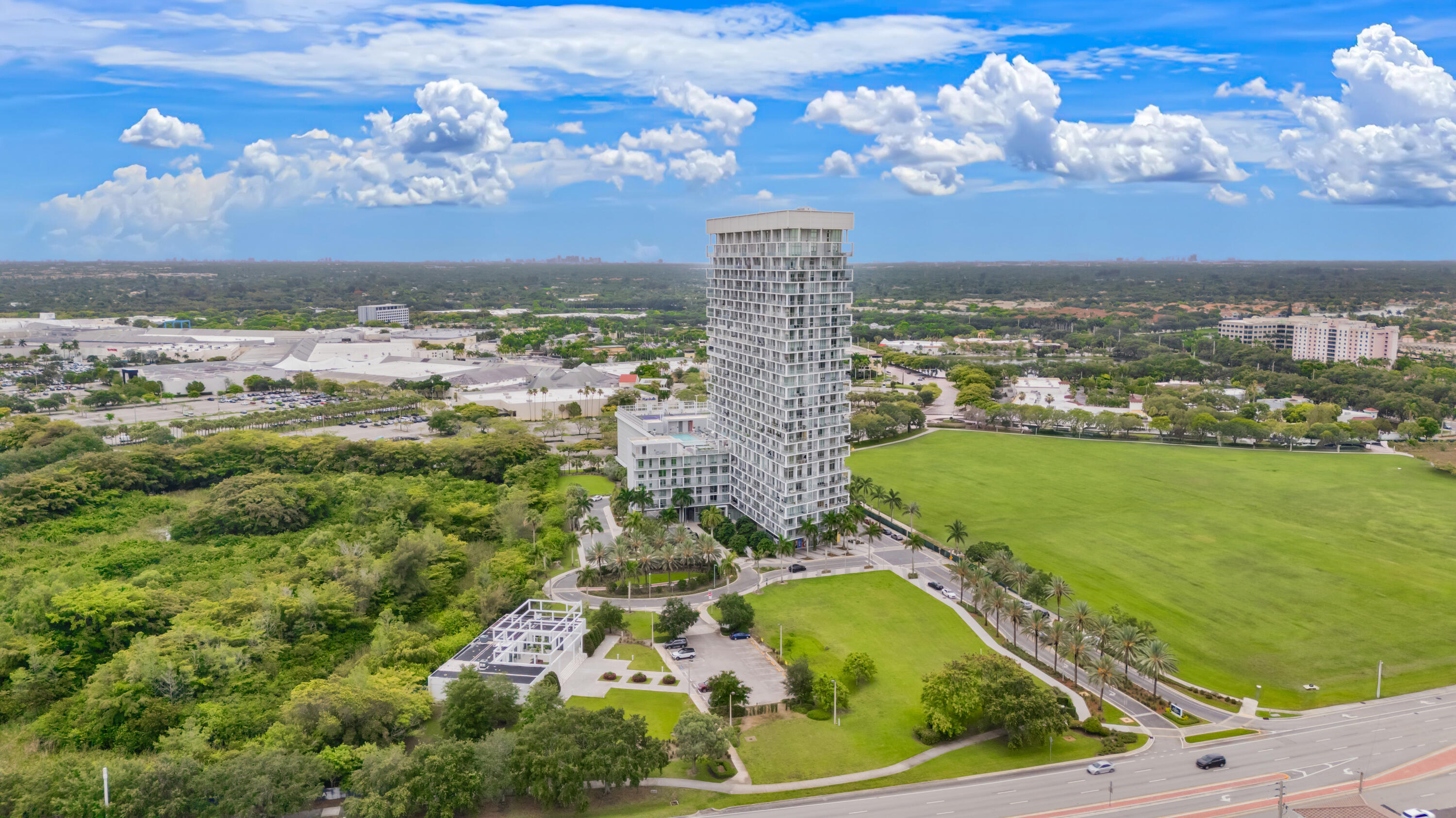 Foto de propiedad en 2000 Metropica Way 214, Sunrise, FL 33323 Sunrise con MLS# 