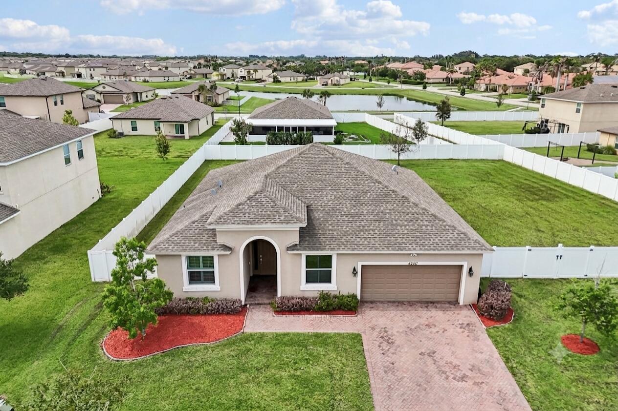 Foto de propiedad en 4200 Birkdale Drive, Fort Pierce, FL 34947 Fort Pierce con MLS# 