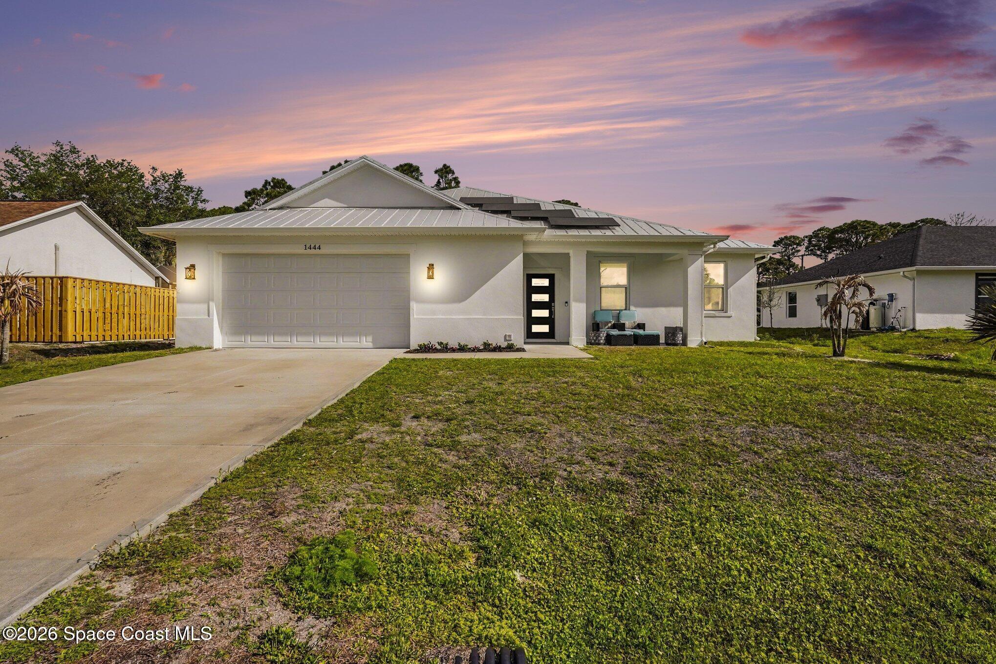 Foto de propiedad en 1444 Seeley Circle NW, Palm Bay, FL 32907 Palm Bay con MLS# 