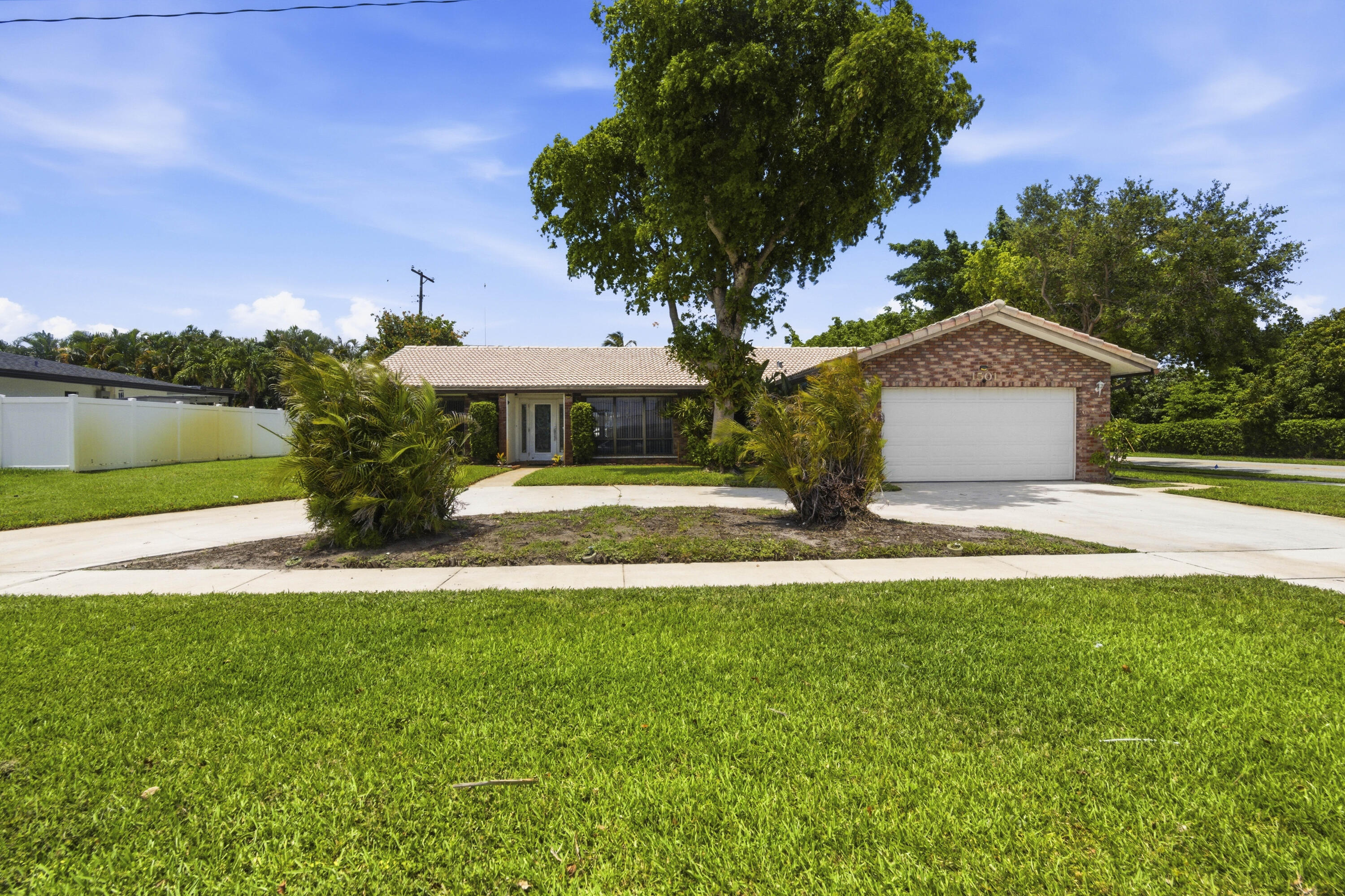 Foto de propiedad en 1501 NW 7th Street, Boca Raton, FL 33486 Boca Raton con MLS# 