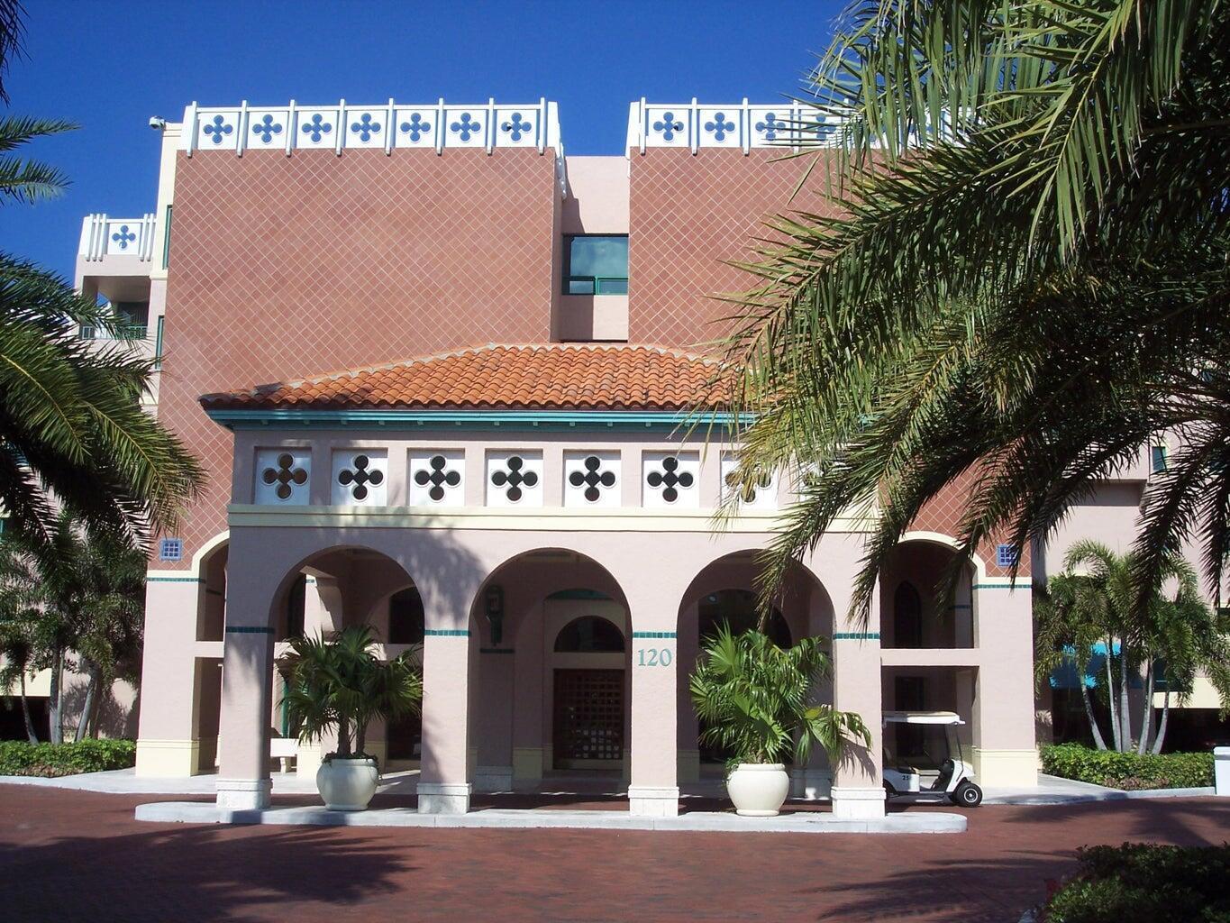 Foto de propiedad en 120 SE 5th Avenue 326, Boca Raton, FL 33432 Boca Raton con MLS# 