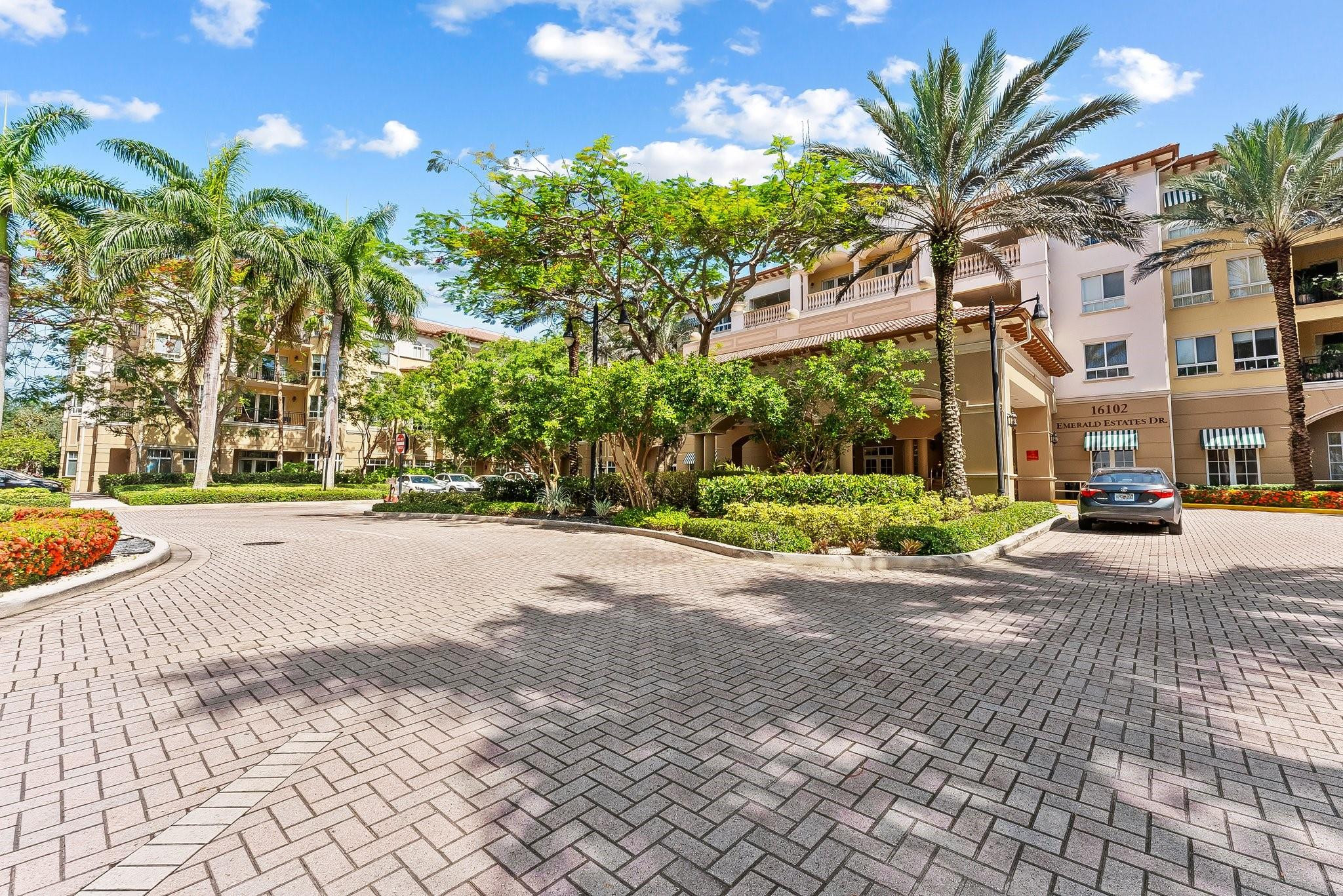 Foto de propiedad en 16102 Emerald Estates Drive 101, Weston, FL 33331 Weston con MLS# 