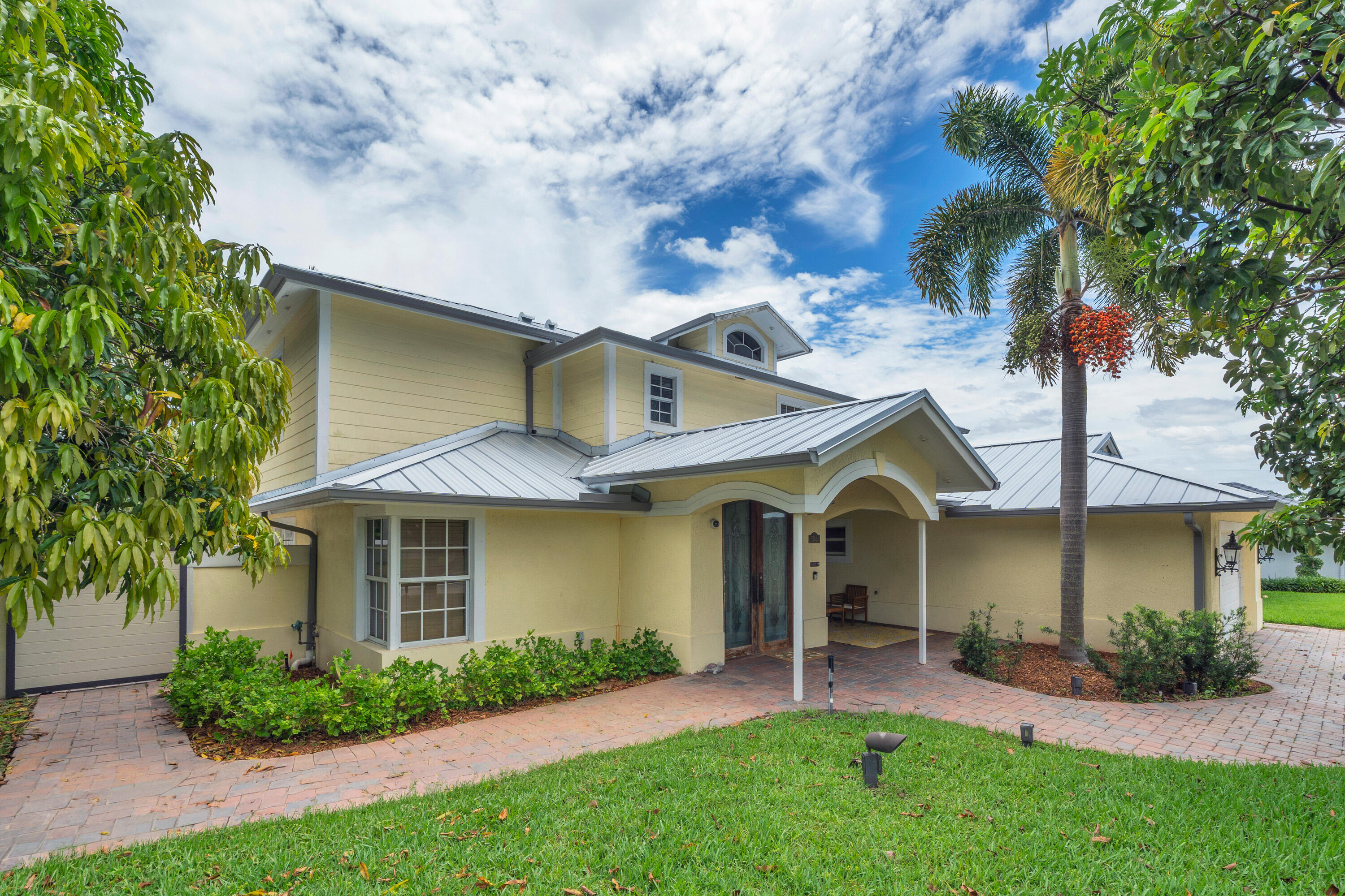 Foto de propiedad en 5844 Pinebrook Drive, Boca Raton, FL 33433 Boca Raton con MLS# 