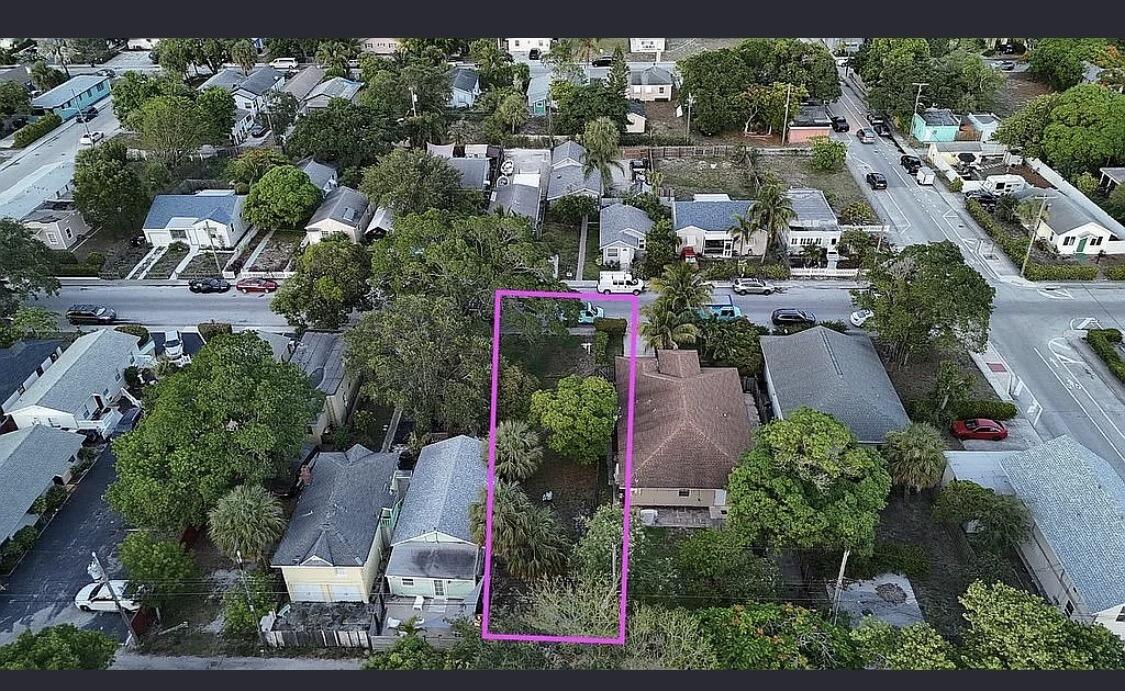 Foto de propiedad en 211 N E Street, Lake Worth Beach, FL 33460 Lake Worth Beach con MLS# 
