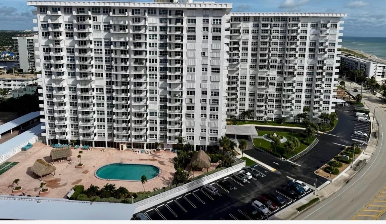 Foto de propiedad en 405 N Ocean Boulevard 207, Pompano Beach, FL 33062 Pompano Beach con MLS# 
