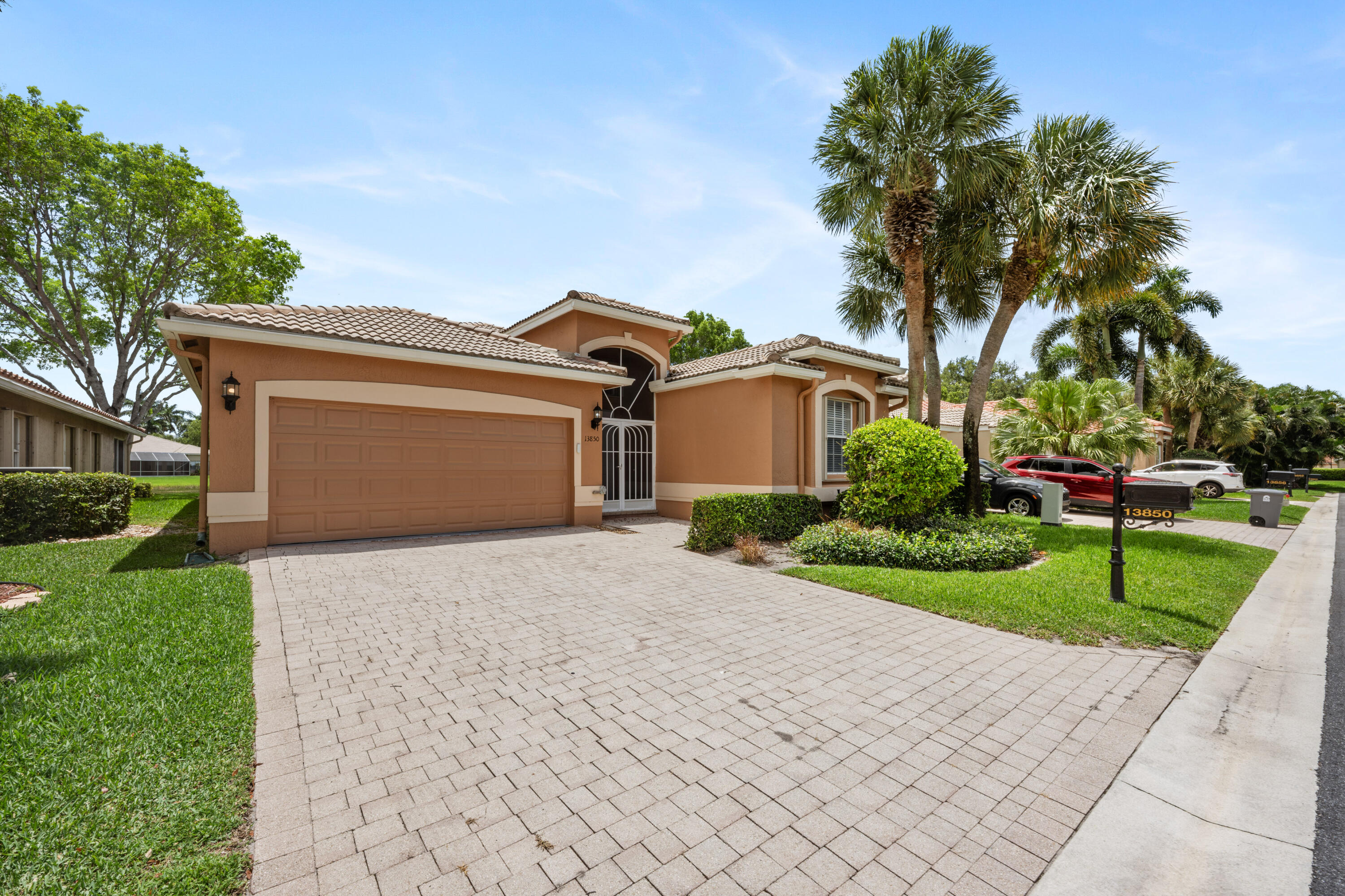 Foto de propiedad en 13850 Vía Vittoria, Delray Beach, FL 33446 Delray Beach con MLS# 