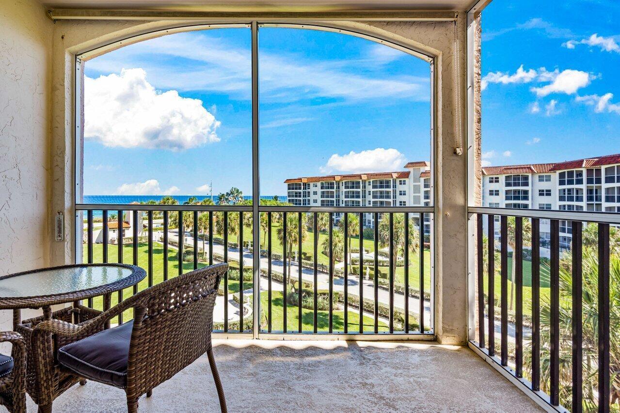 Foto de propiedad en 2871 N Ocean Boulevard C417, Boca Raton, FL 33431 Boca Raton con MLS# 