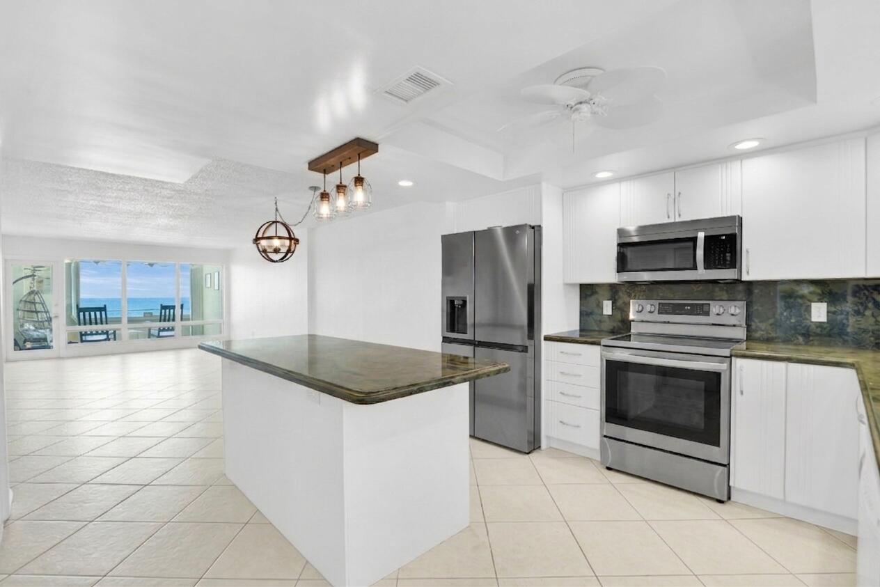 Foto de propiedad en 1850 S Ocean Boulevard 304, Pompano Beach, FL 33062 Pompano Beach con MLS# 