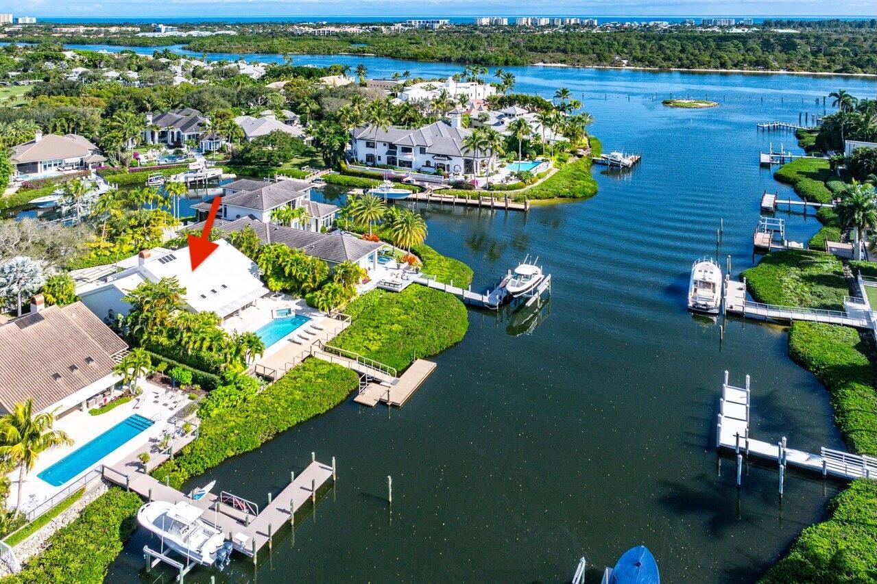 Foto de propiedad en 215 Island Drive, Jupiter, FL 33477 Jupiter con MLS# 