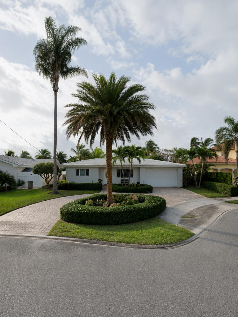 Foto de propiedad en 636 Kingfish Road, North Palm Beach, FL 33408 North Palm Beach con MLS# 