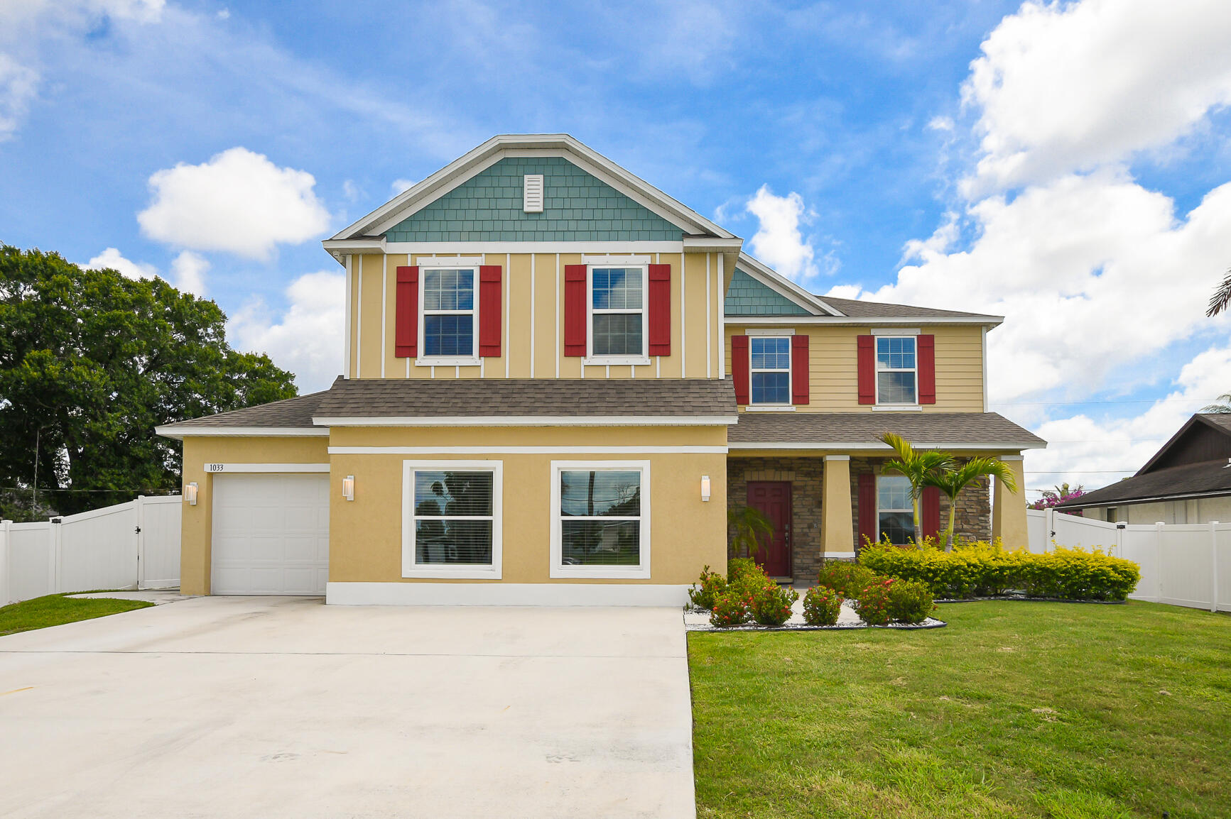 Foto de propiedad en 1033 SW General Patton Terrace, Port St. Lucie, FL 34953 Port St. Lucie con MLS# 