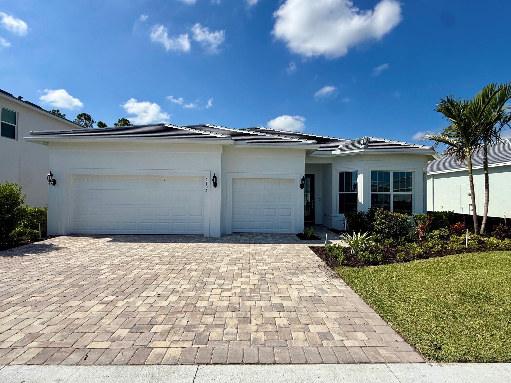 Foto de propiedad en 4425 SW Cornerstone Way Ashby 169, Stuart, FL 34997 Stuart con MLS# 