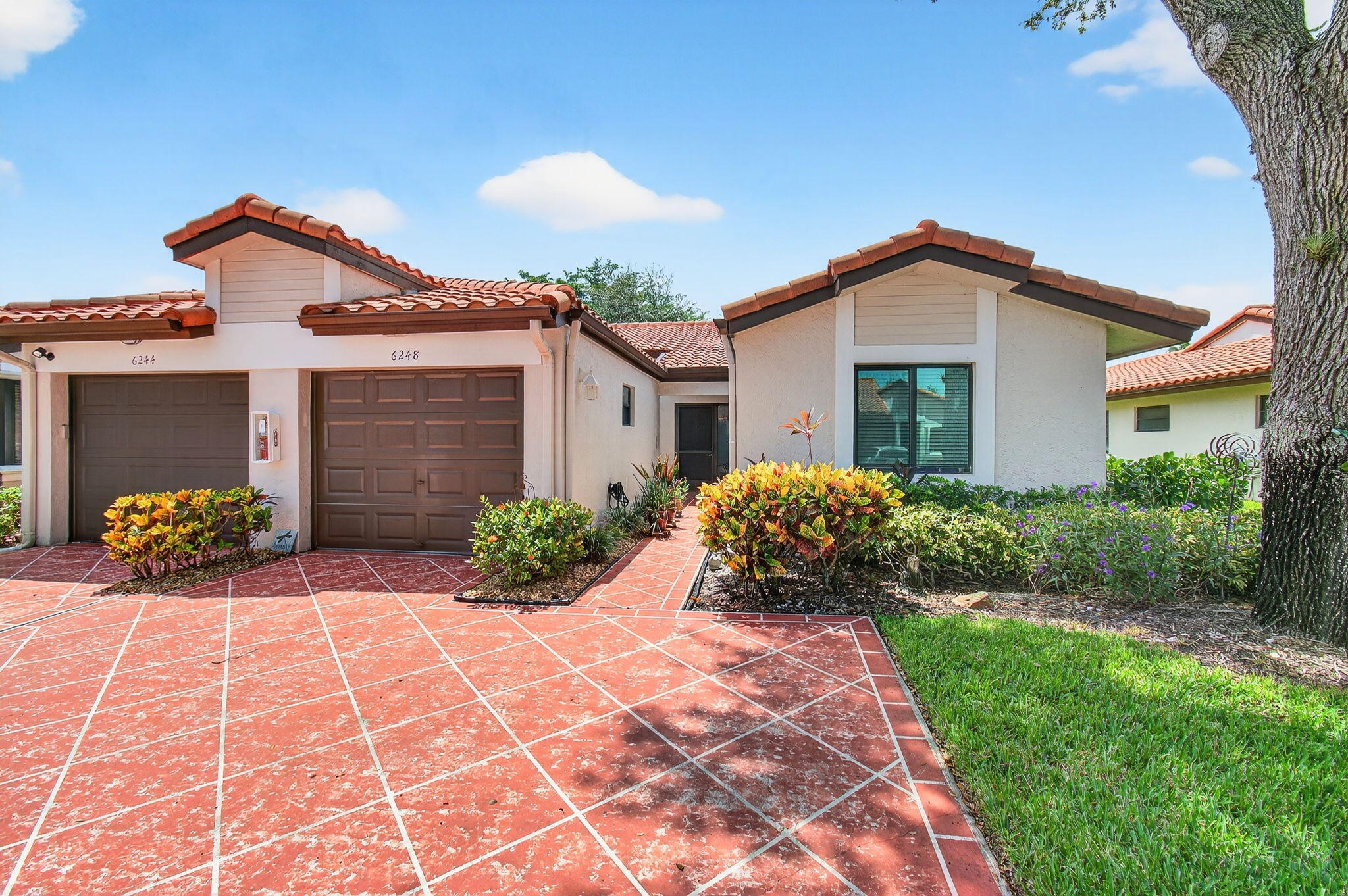 Foto de propiedad en 6248 Kings Gate Circle, Delray Beach, FL 33484 Delray Beach con MLS# 