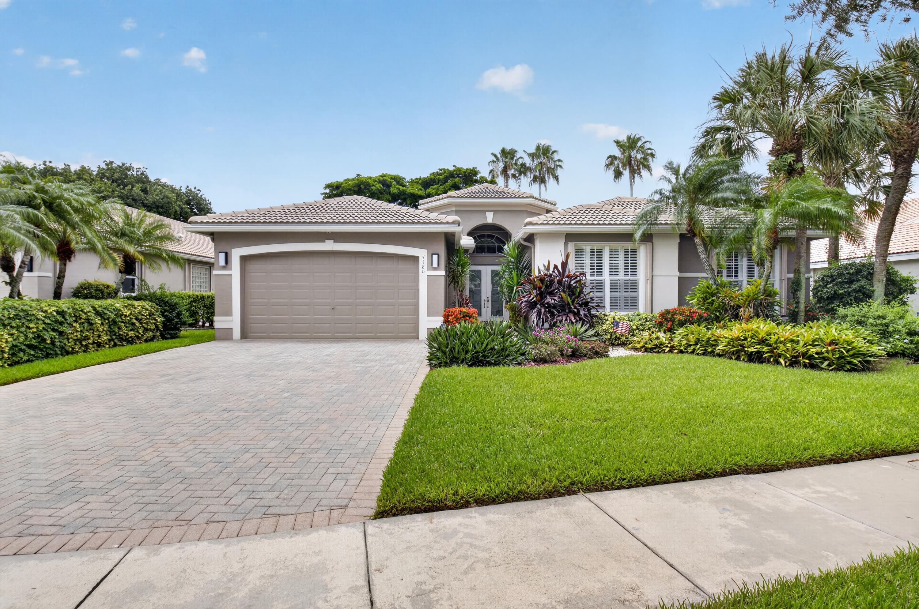 Foto de propiedad en 7180 Francisco Bend Drive, Delray Beach, FL 33446 Delray Beach con MLS# 
