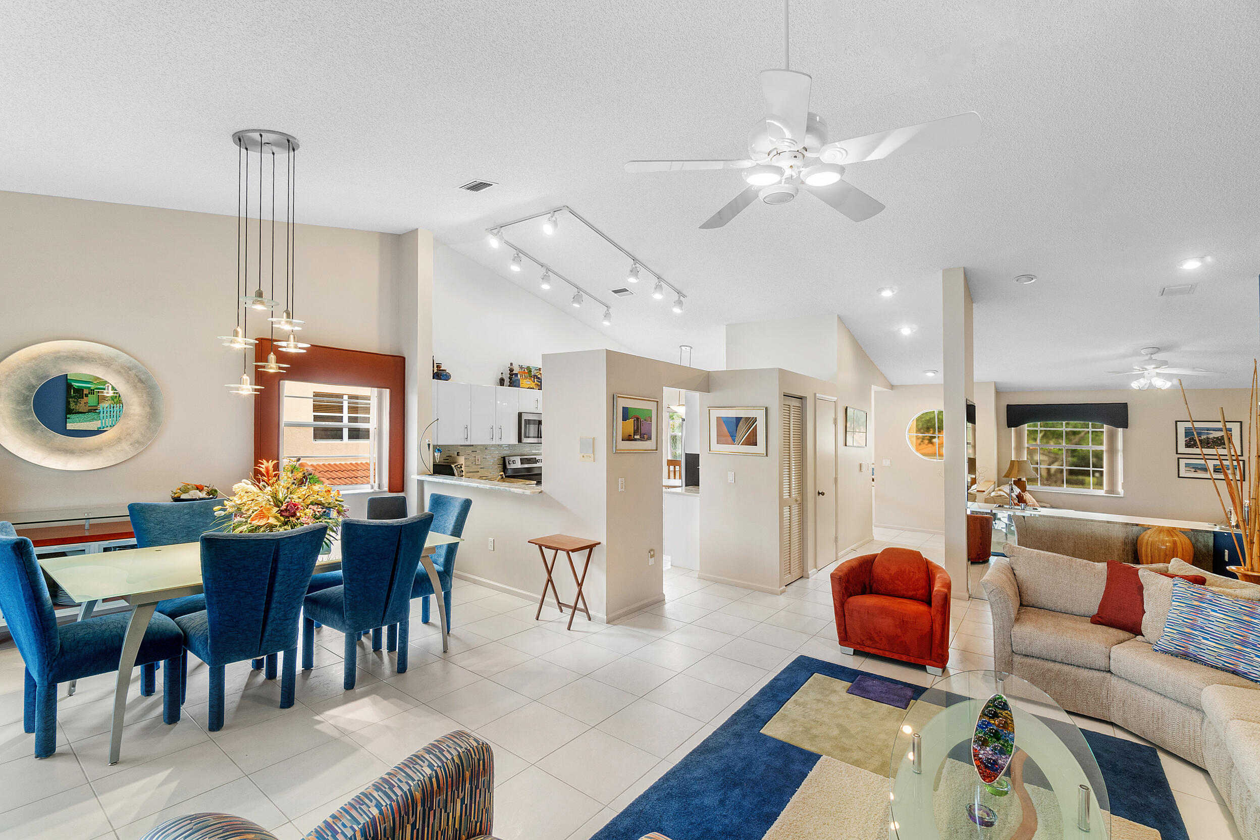 Foto de propiedad en 9829 Seacrest Circle 202, Boynton Beach, FL 33437 Boynton Beach con MLS# 