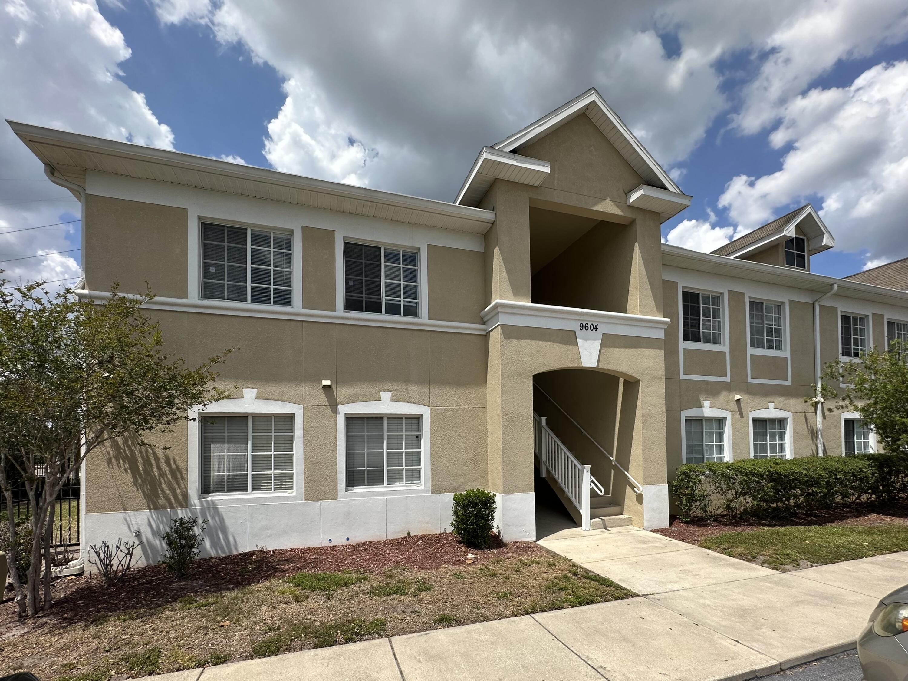 Foto de propiedad en 9604 Seadale Court 201, Riverview, FL 33578 Riverview con MLS# 