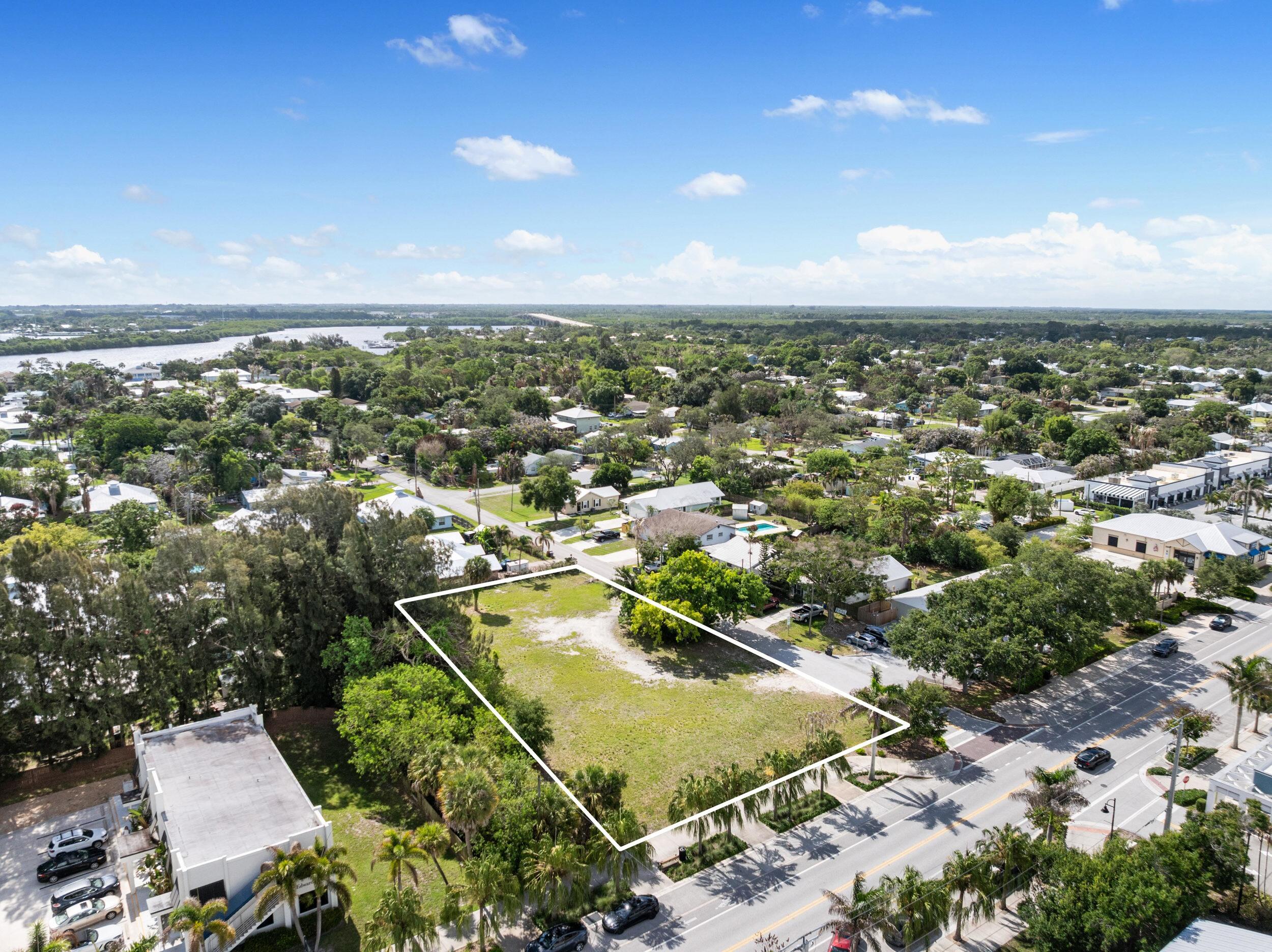 Foto de propiedad en 1183 SW 31st Street, Palm City, FL 34990 Palm City con MLS# 