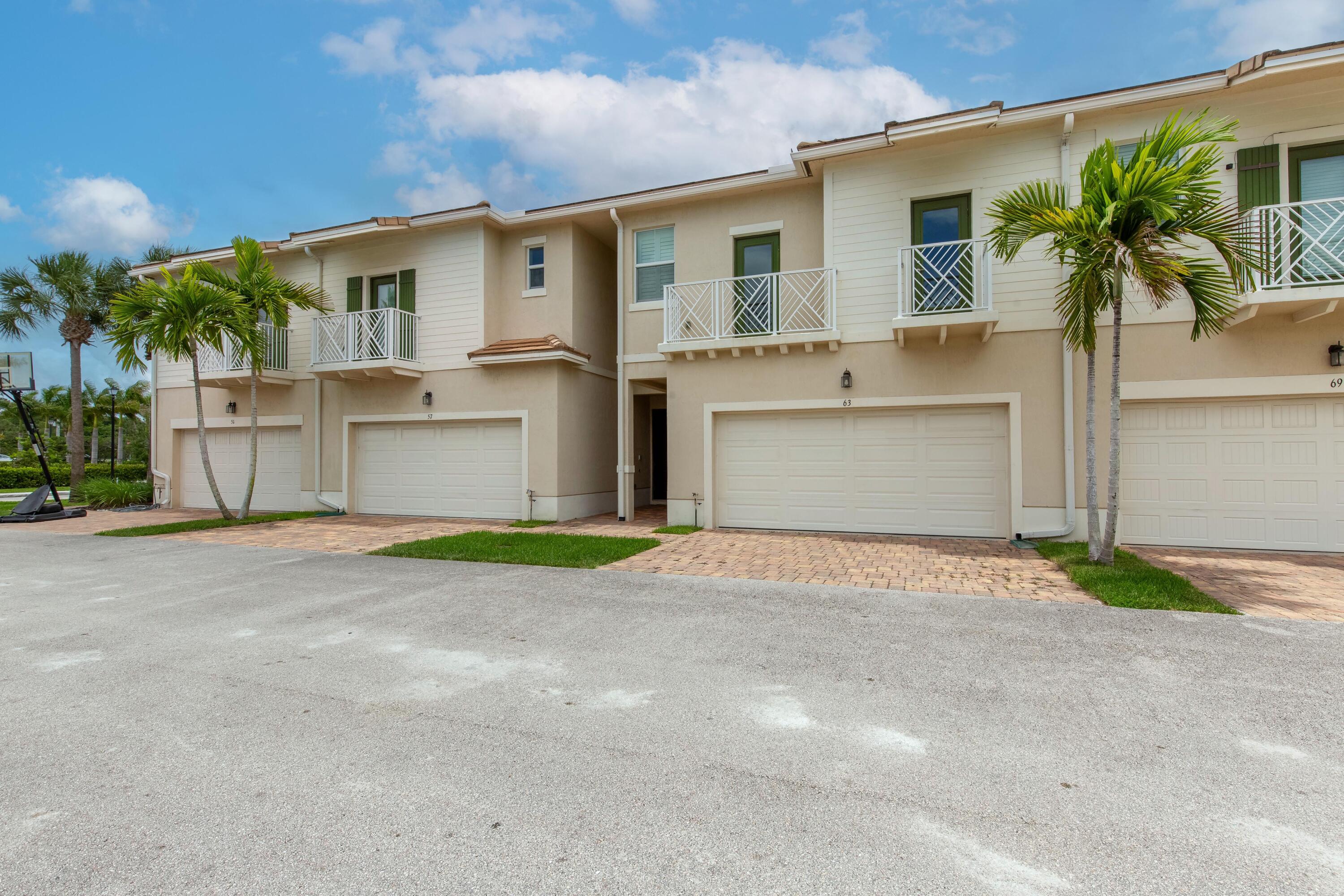 Foto de propiedad en 63 Dogwood Court, Royal Palm Beach, FL 33411 Royal Palm Beach con MLS# 
