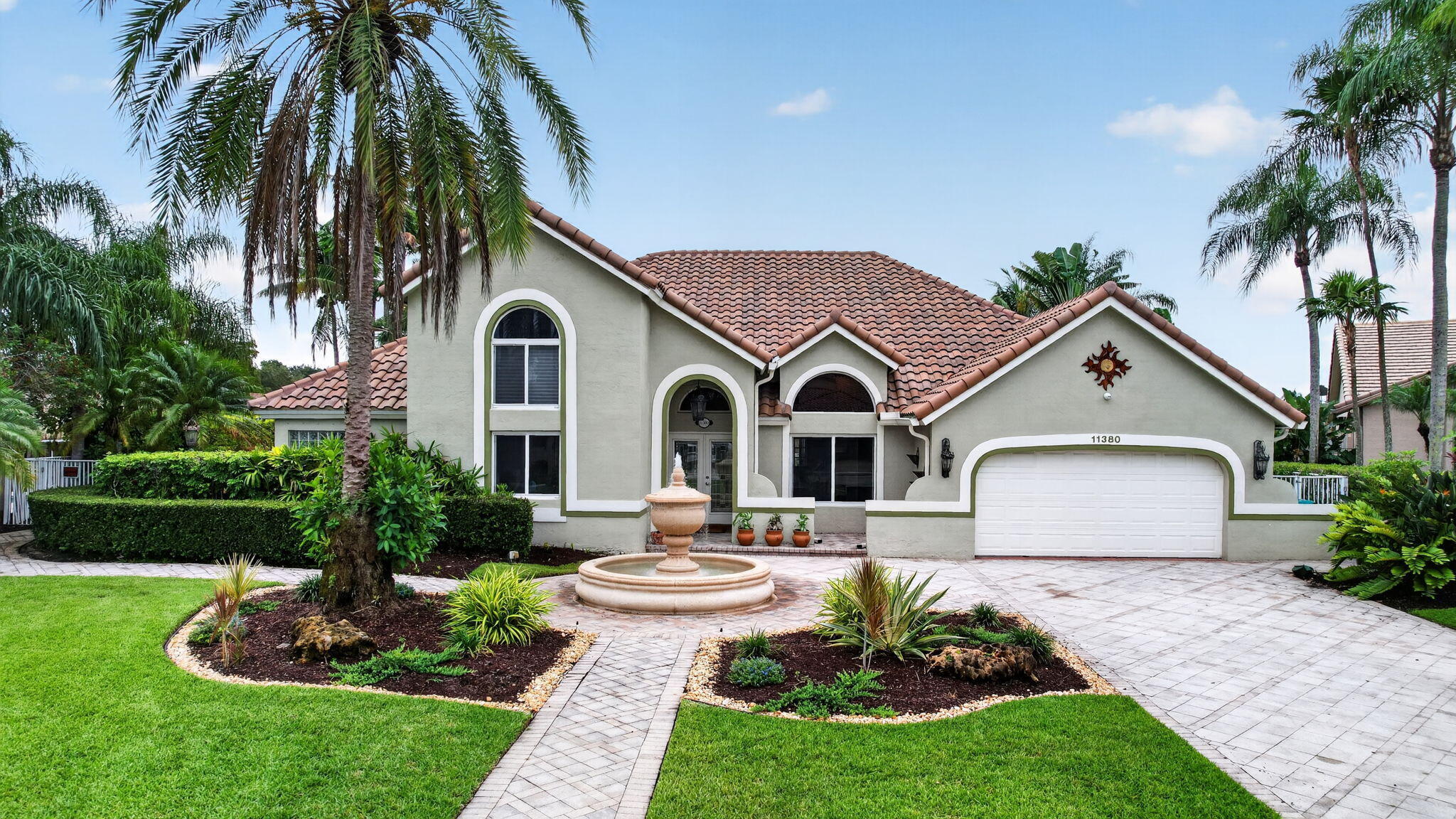 Foto de propiedad en 11380 Wayne Drive, Cooper City, FL 33026 Cooper City con MLS# 
