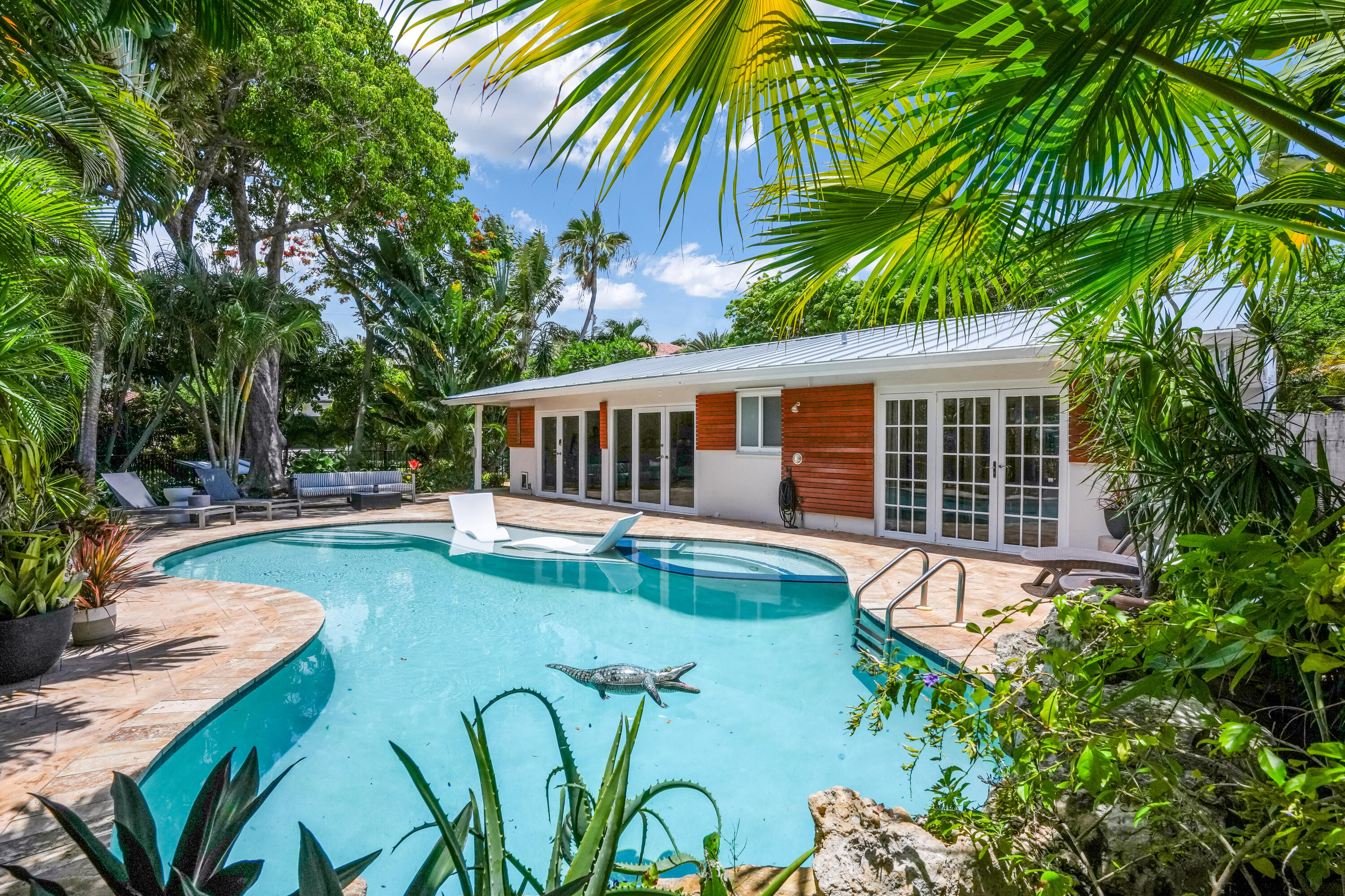 Foto de propiedad en 2400 N Riverside Drive, Pompano Beach, FL 33062 Pompano Beach con MLS# 