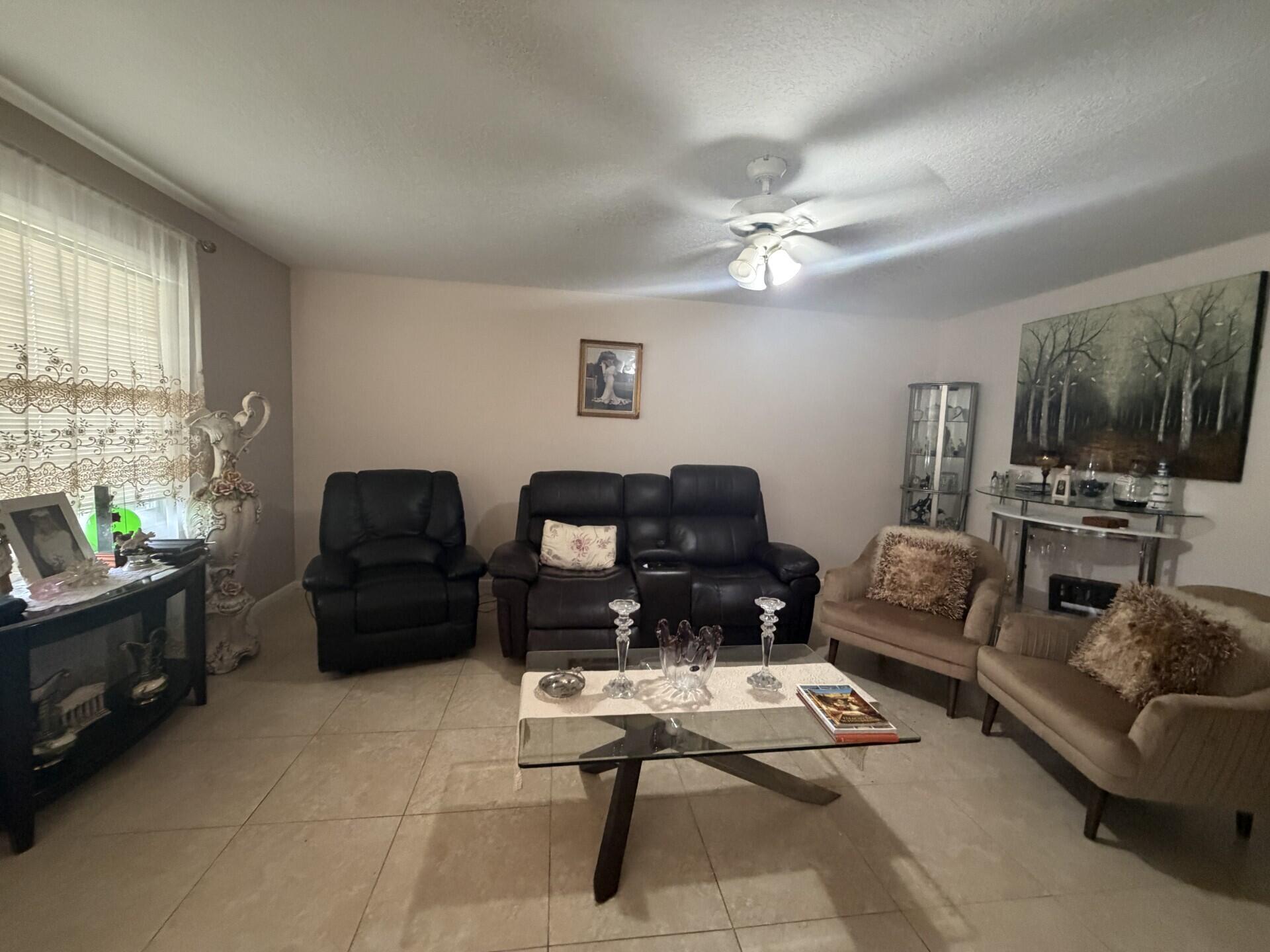 Foto de propiedad en 1011 Ventnor Crescent, Deerfield Beach, FL 33442 Deerfield Beach con MLS# 