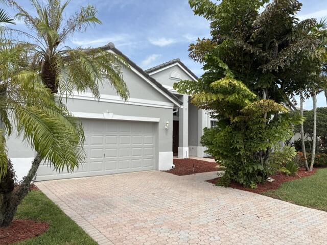 Foto de propiedad en 2721 W Abiaca Circle, Davie, FL 33328 Davie con MLS# 