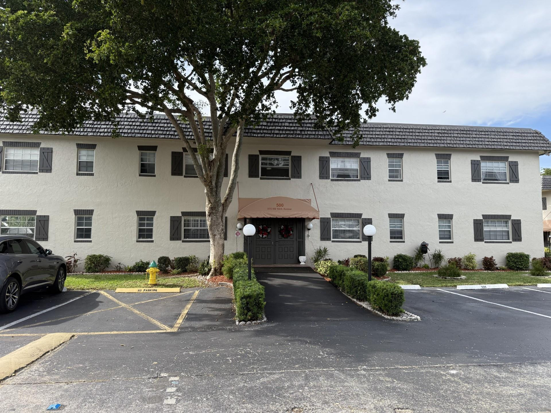 Foto de propiedad en 375 SW 56th Avenue 116, Margate, FL 33068 Margate con MLS# 