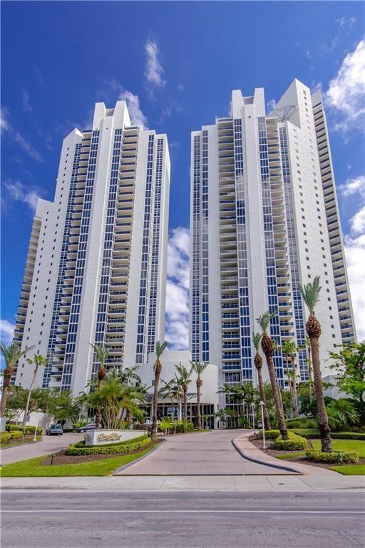 Foto de propiedad en 19111 Collins Avenue 2807, Sunny Isles Beach, FL 33160 Sunny Isles Beach con MLS# 