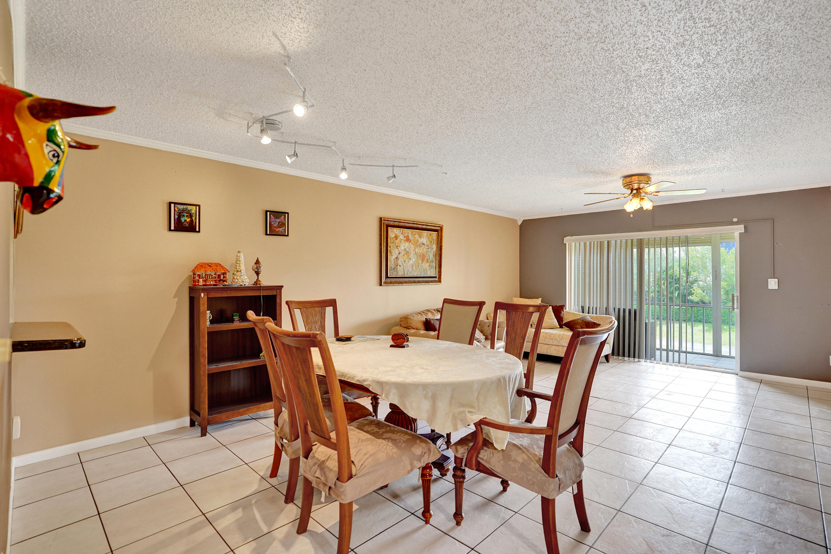 Foto de propiedad en 8801 NW 38th Drive 204b, Coral Springs, FL 33065 Coral Springs con MLS# 