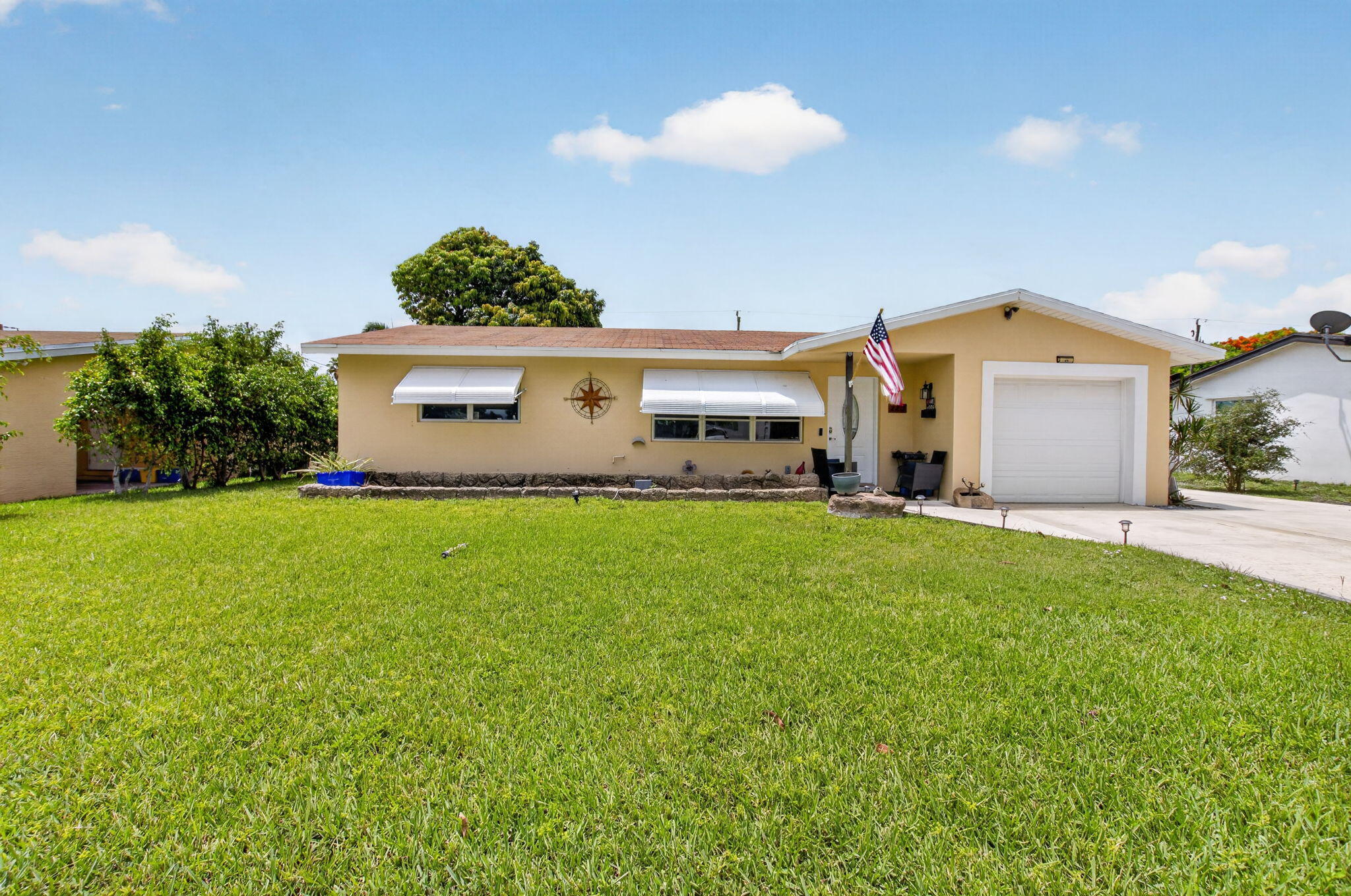 Foto de propiedad en 220 SW 10th Avenue, Boynton Beach, FL 33435 Boynton Beach con MLS# 